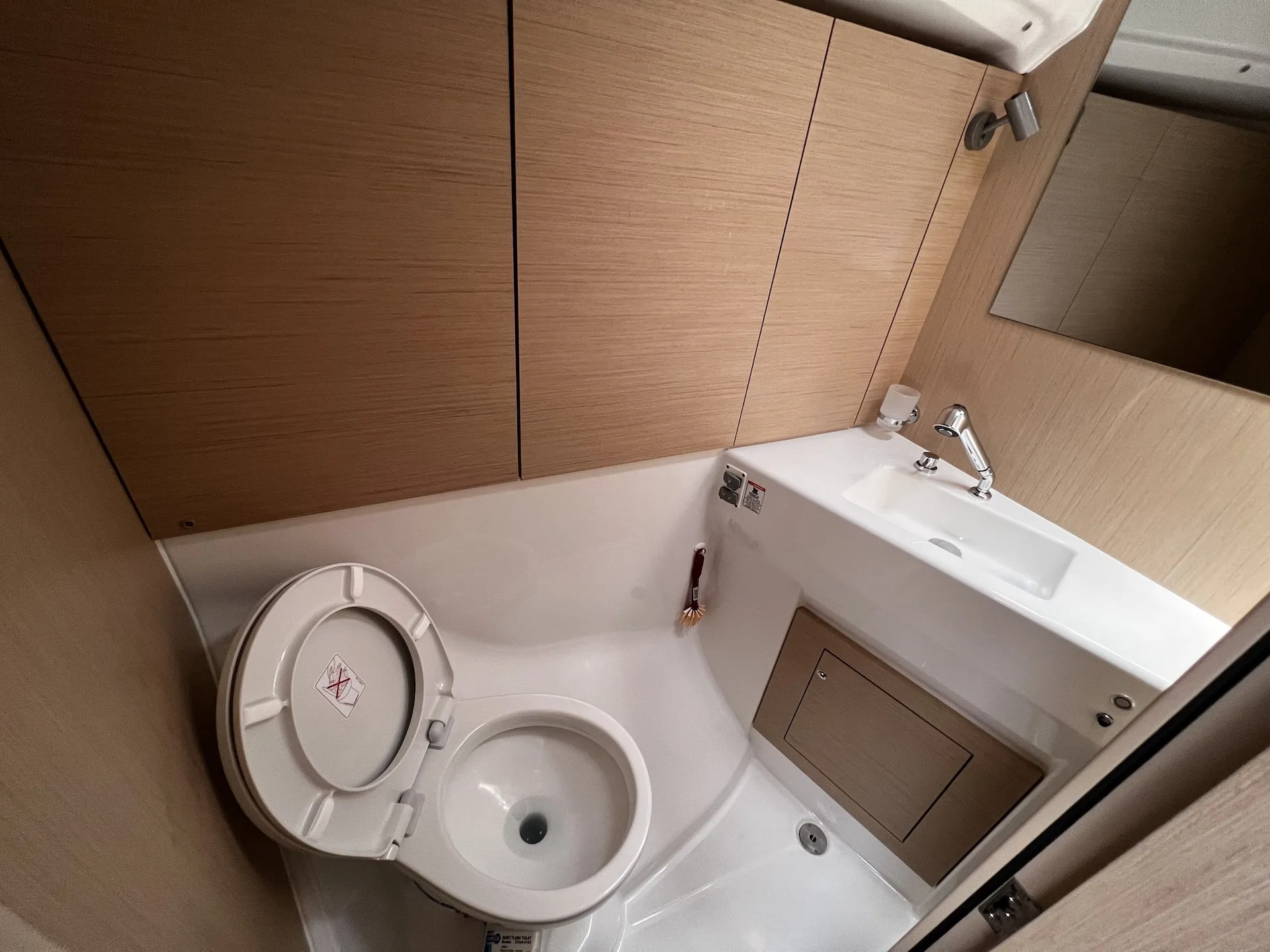 Oceanis 40.1 Elizabeth — фотография яхты 4