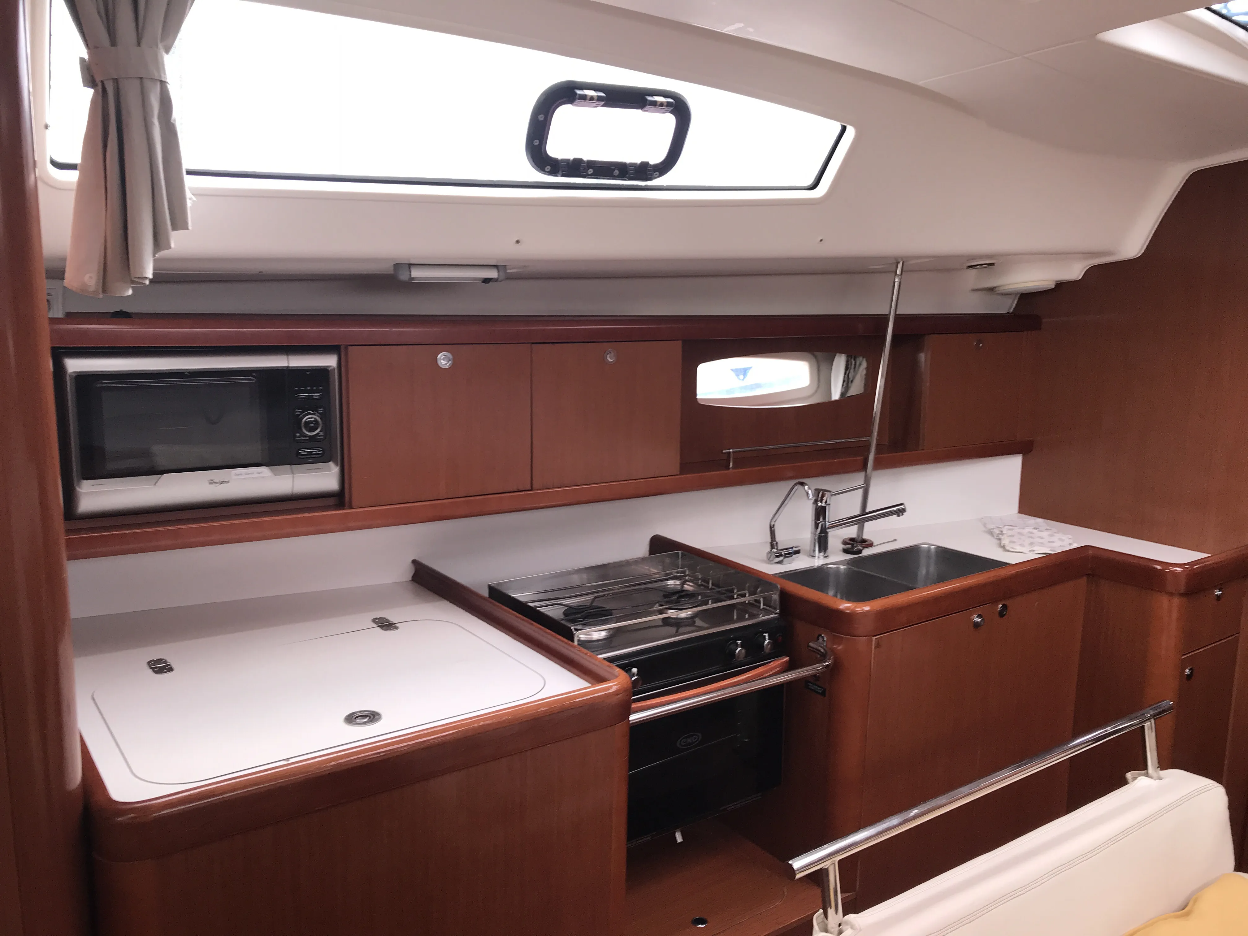 Oceanis 43 Libra — jahtikuva 3