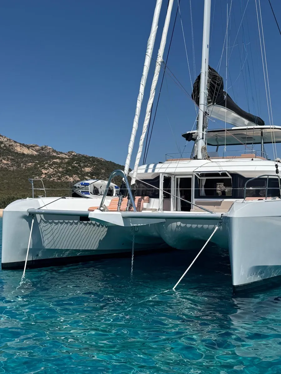 Lagoon 60 Montecristo - FIRST CLASS — fotografia jachty 40