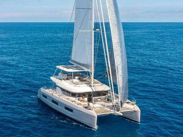 Lagoon 60 Montecristo - FIRST CLASS — фотография яхты 1