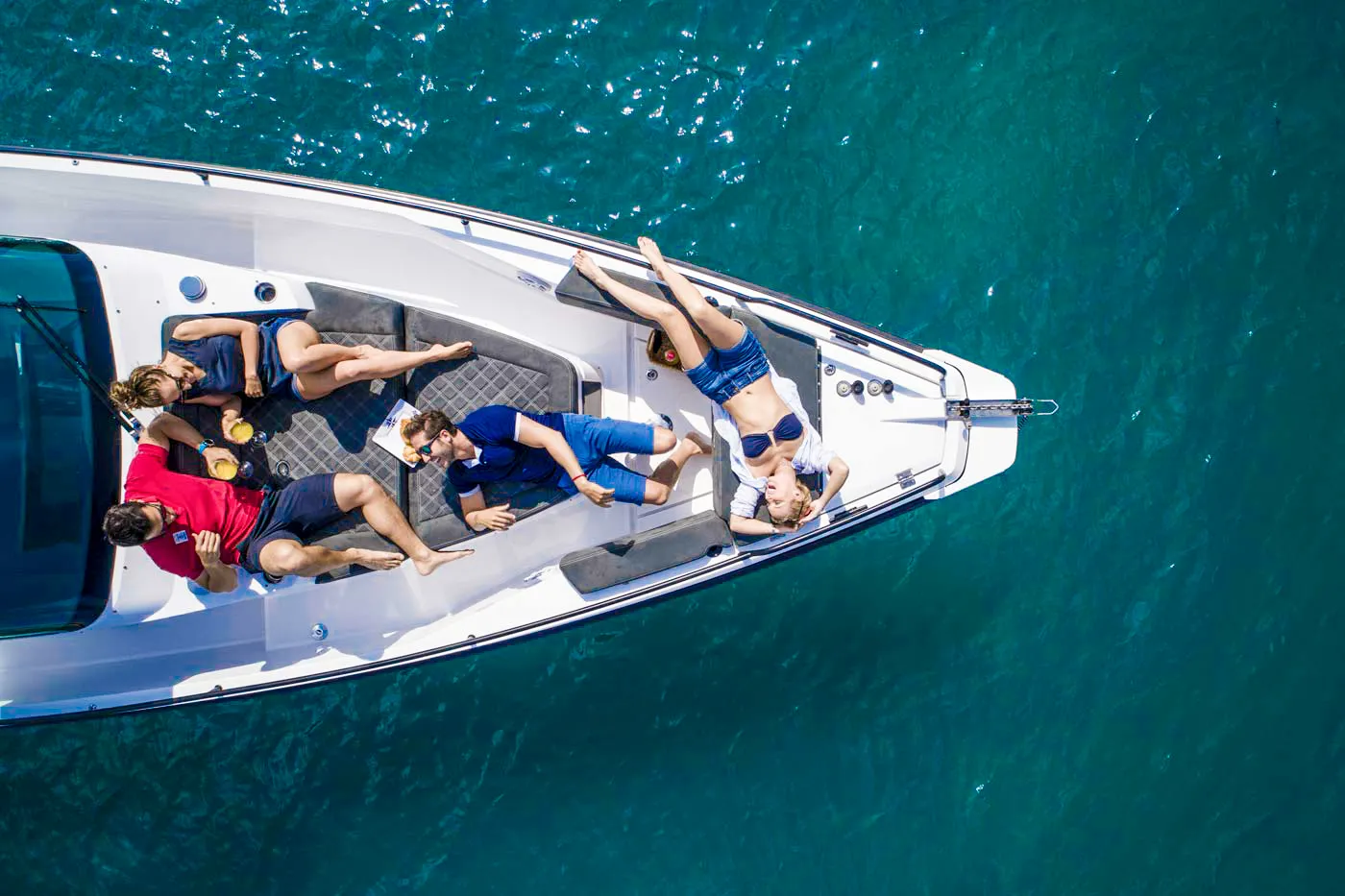Axopar 37 XC Cross Cabin TRAVERSO — foto dello yacht n. 2