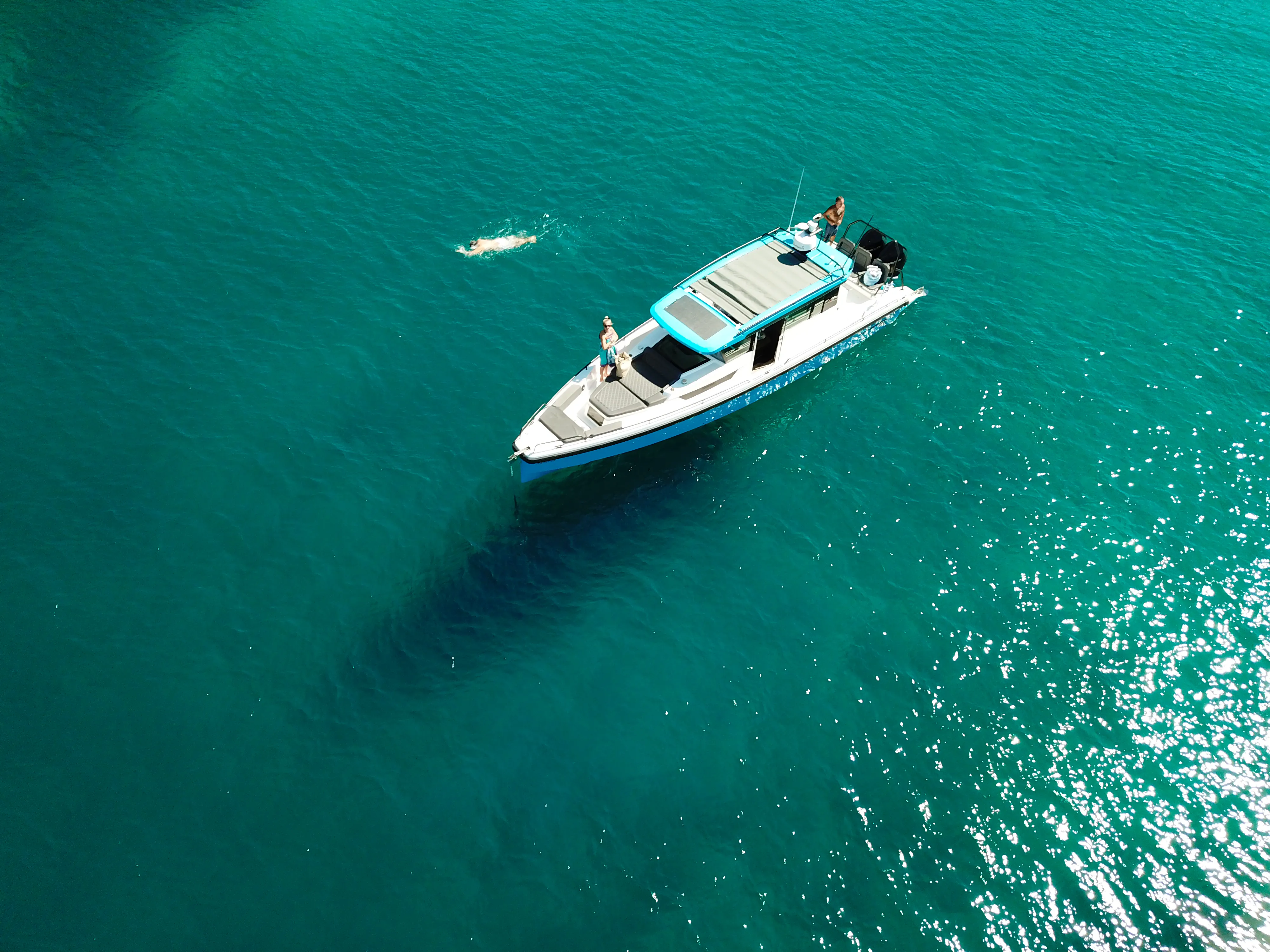 Axopar 37 XC Cross Cabin TRAVERSO — foto dello yacht n. 12