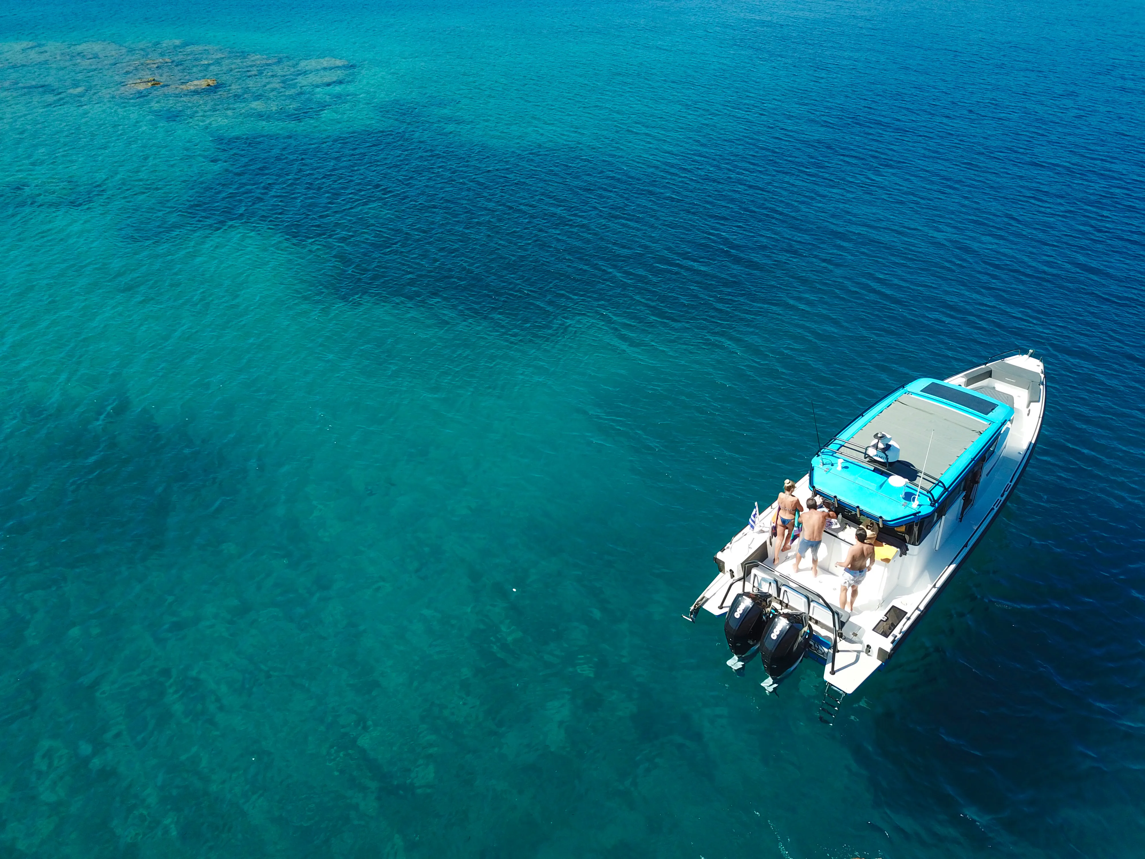 Axopar 37 XC Cross Cabin TRAVERSO — foto dello yacht n. 16