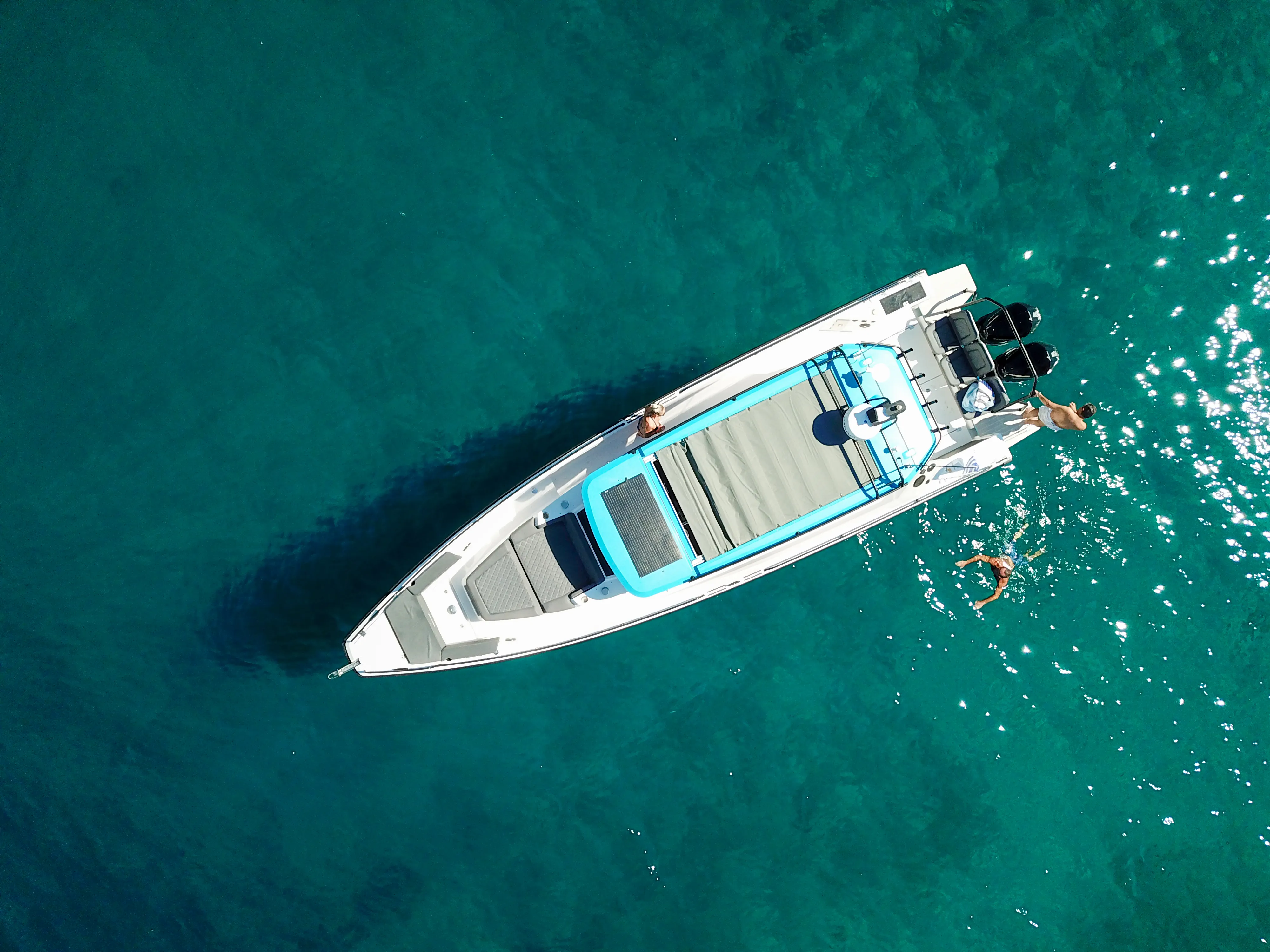 Axopar 37 XC Cross Cabin TRAVERSO — foto dello yacht n. 4