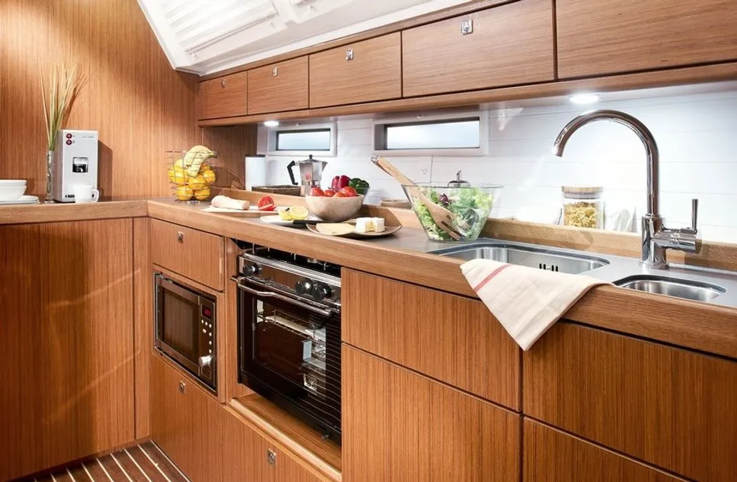 Bavaria Cruiser 46 Miber Mars — yacht photo 15