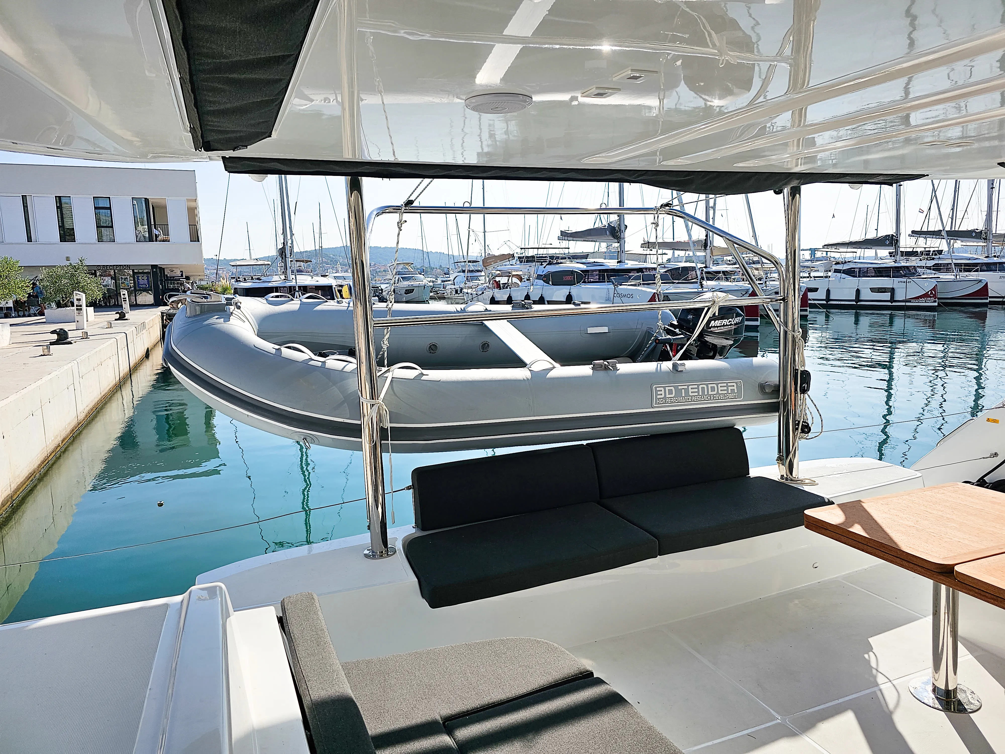 Lagoon 51 Nevera — fotografia jachty 19