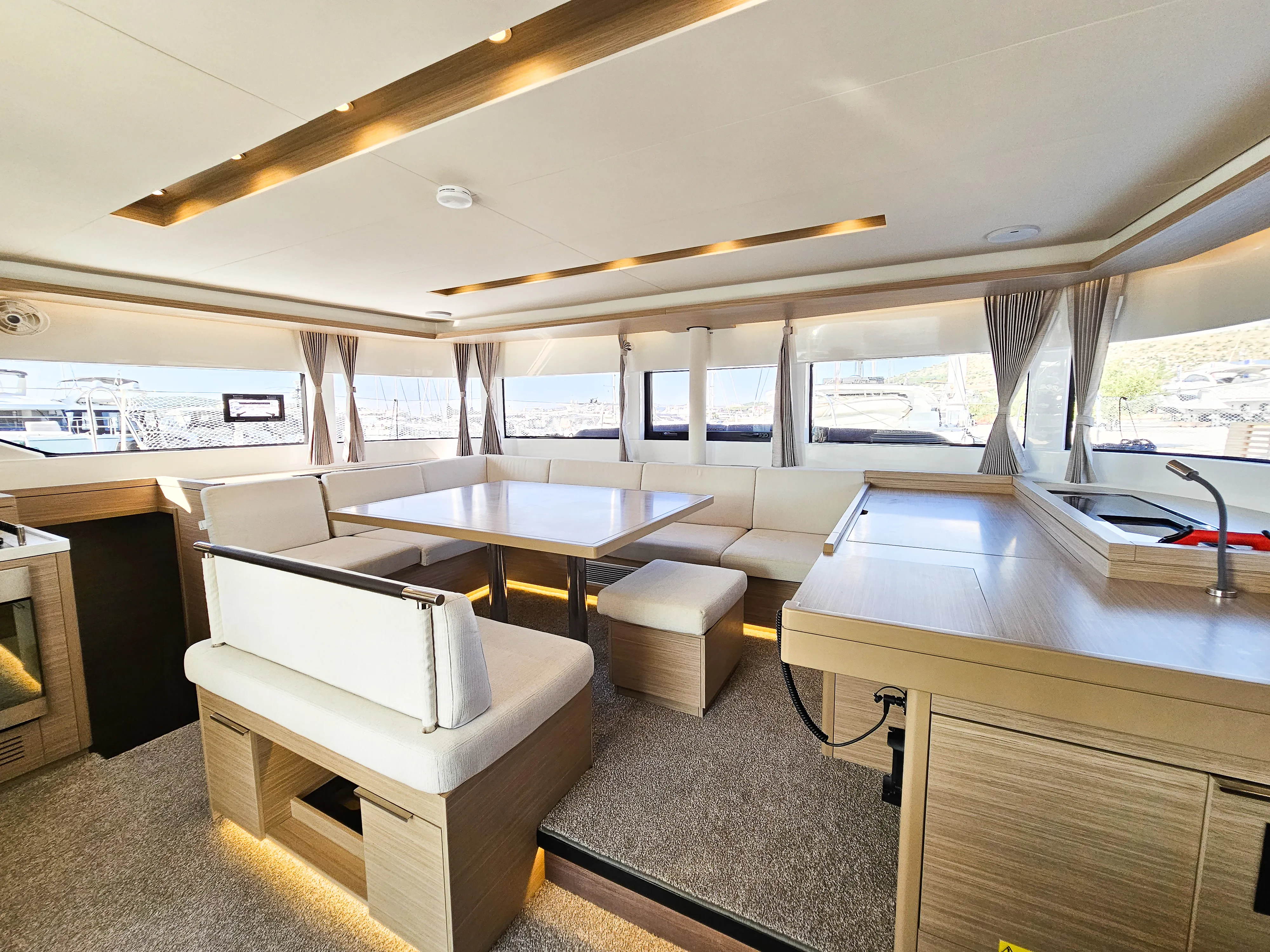 Lagoon 51 Nevera — fotografia jachty 21