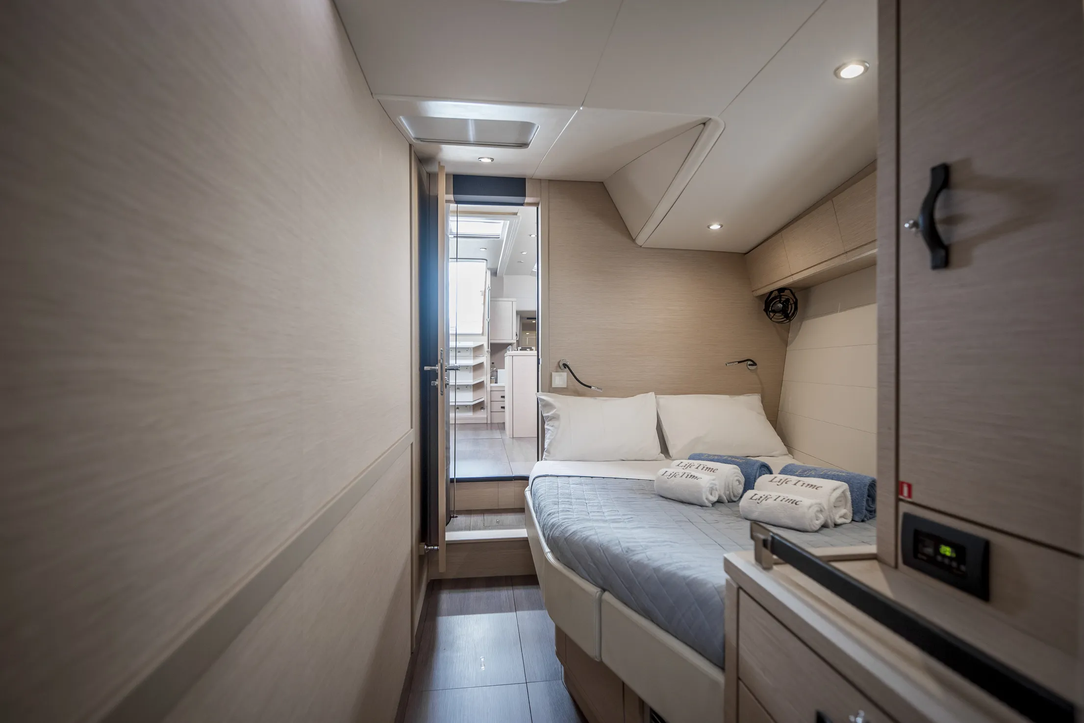 Jeanneau 64 LIFE TIME — yacht photo 2