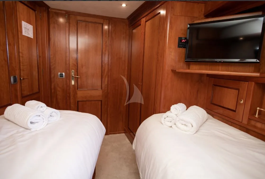 Motoryacht SEA BREEZE II — foto dello yacht n. 10