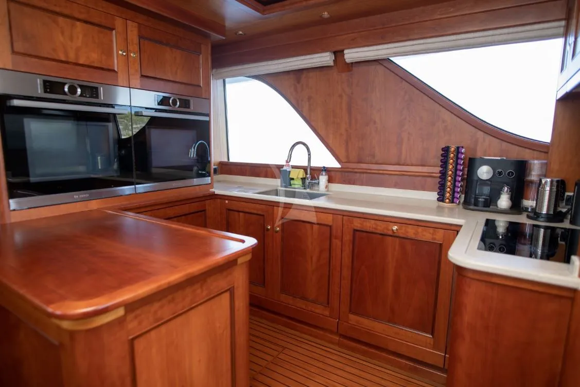 Motoryacht SEA BREEZE II — foto dello yacht n. 25