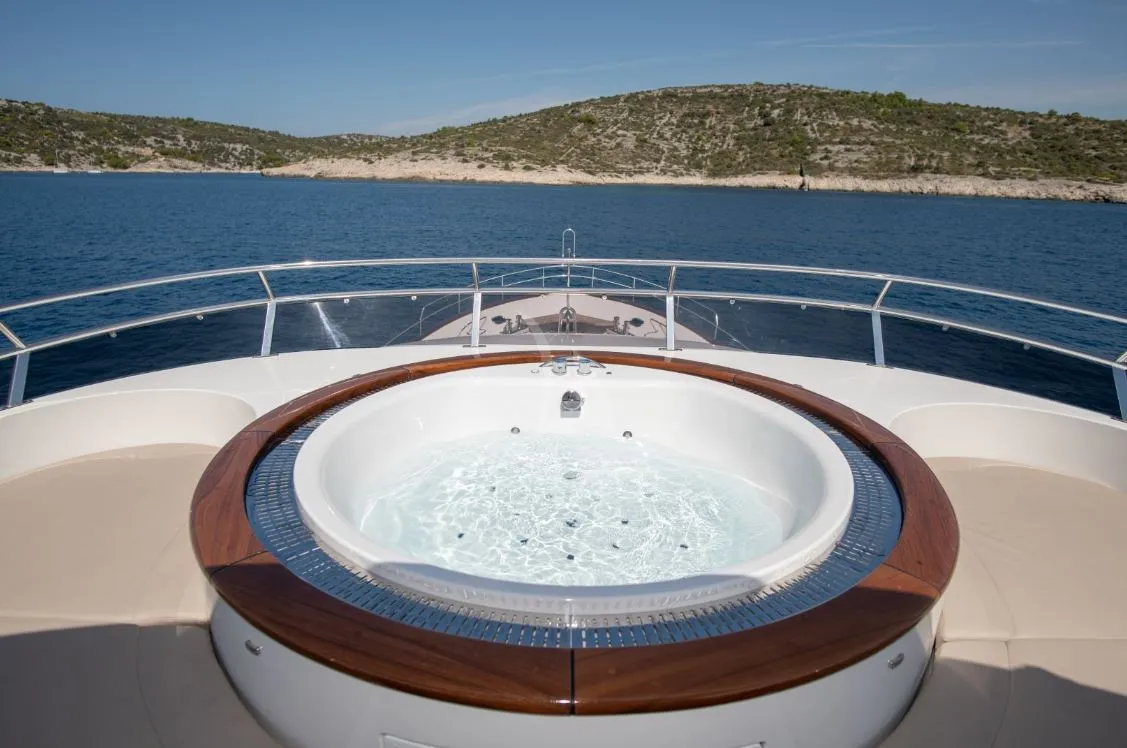 Motoryacht SEA BREEZE II — foto dello yacht n. 5