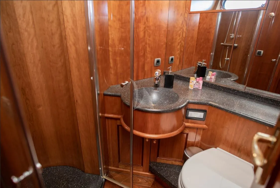 Motoryacht SEA BREEZE II — foto dello yacht n. 34
