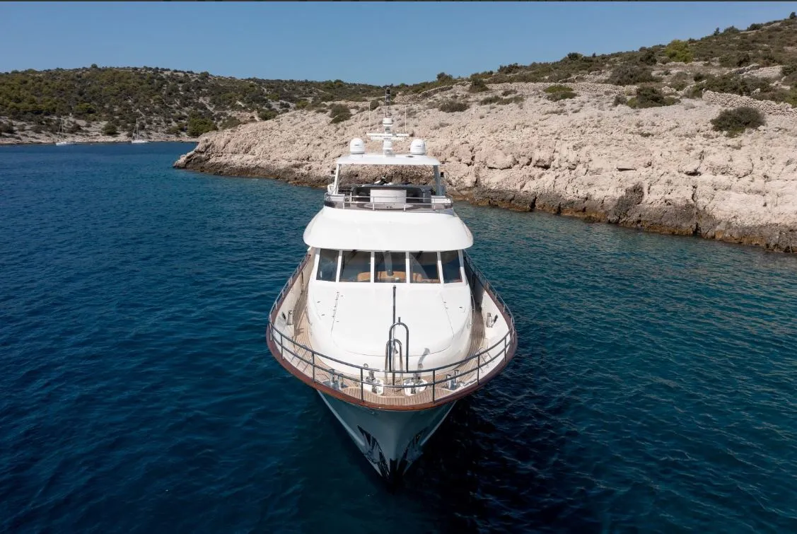 Motoryacht SEA BREEZE II — foto dello yacht n. 3