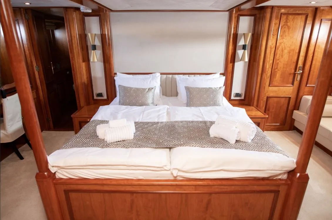 Motoryacht SEA BREEZE II — foto dello yacht n. 17