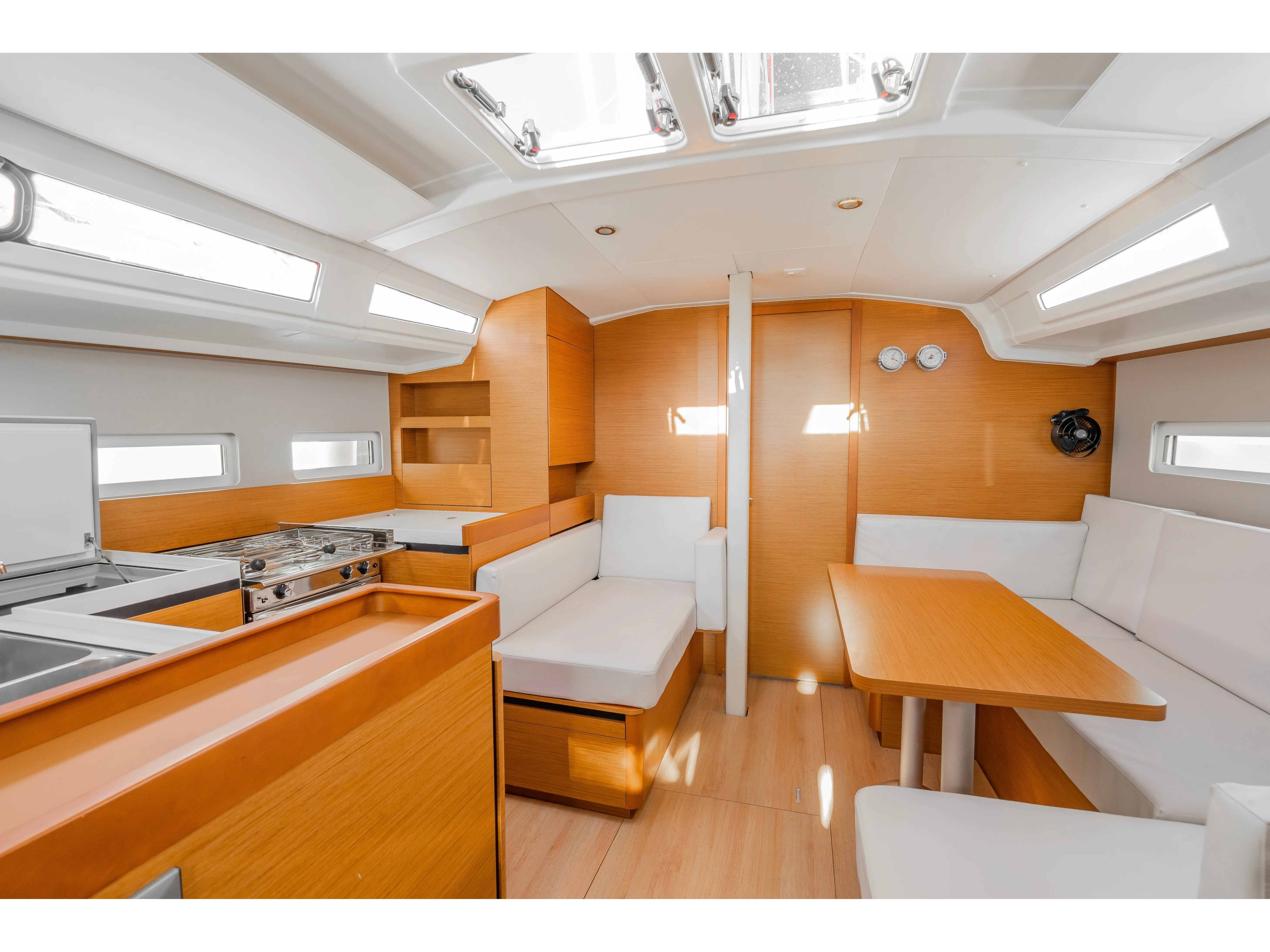 Sun Odyssey 410 SALTY — снимка на яхтата 4