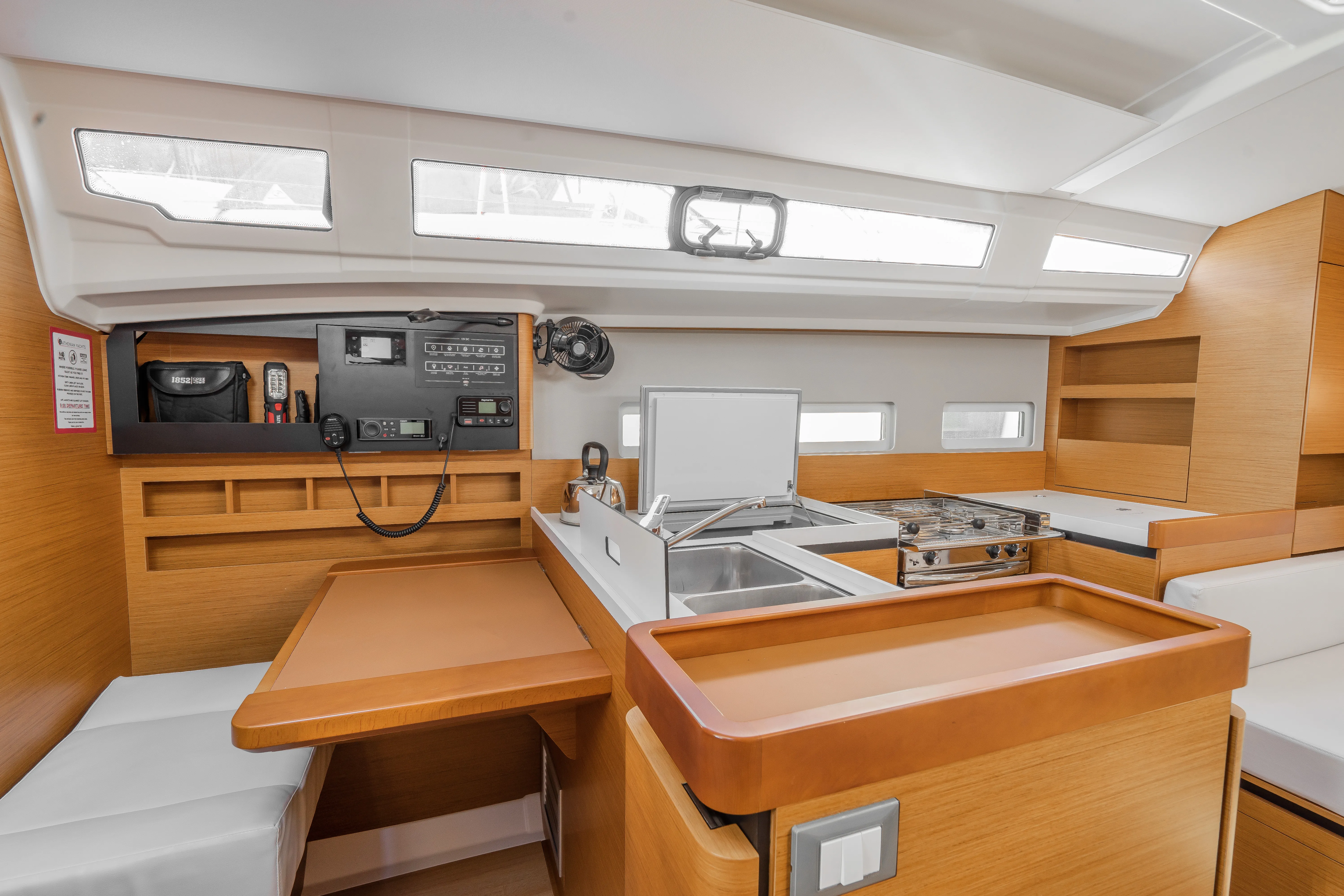 Sun Odyssey 410 SALTY — снимка на яхтата 6