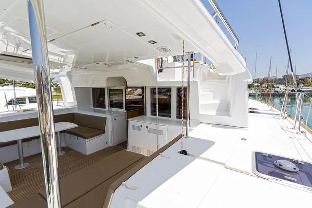 Lagoon 450 Fly Anna Tessa — jahifoto 2