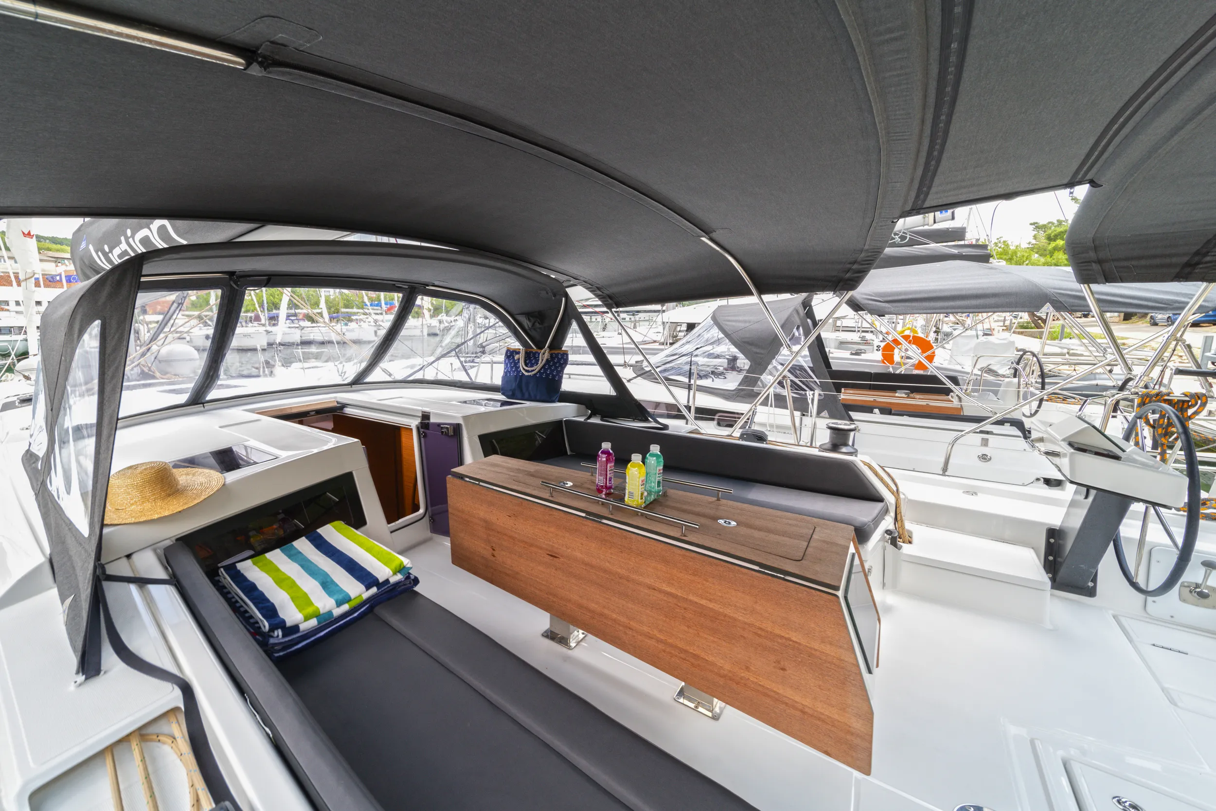 Dufour 470 First Secret — yacht photo 2