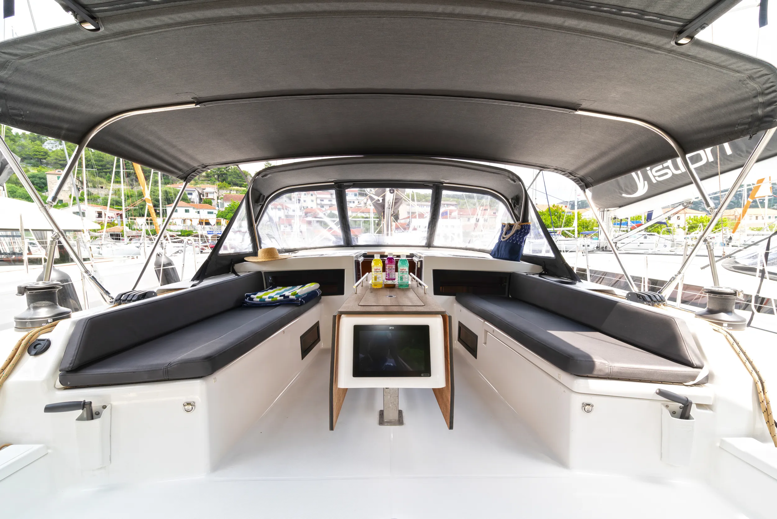 Dufour 470 First Secret — yacht photo 5