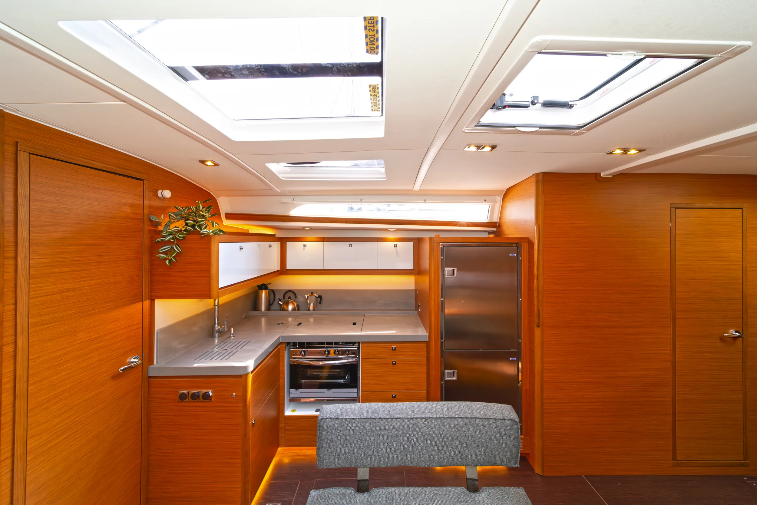 Dufour 470 First Secret — yacht photo 12