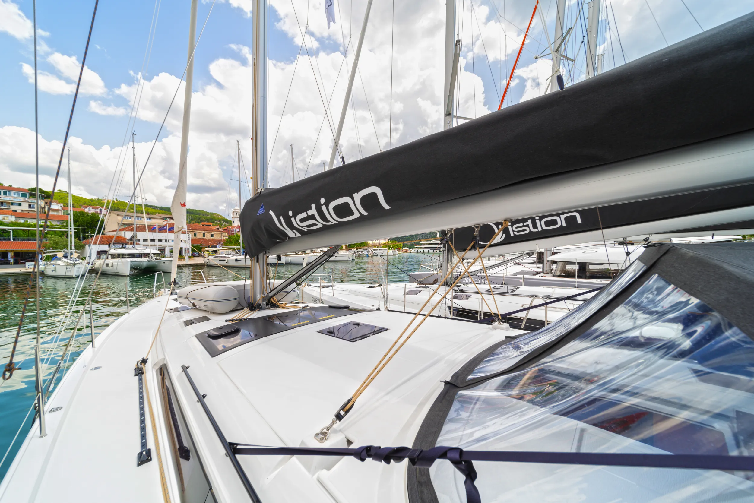 Dufour 470 First Secret — yacht photo 9