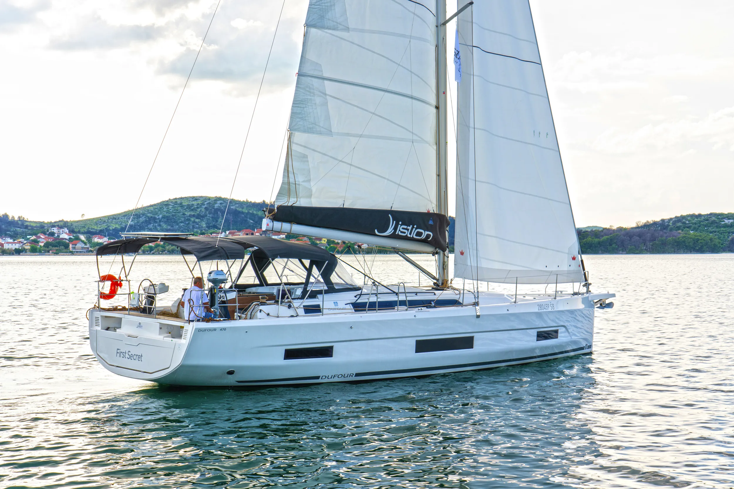 Dufour 470 First Secret — yacht photo 10