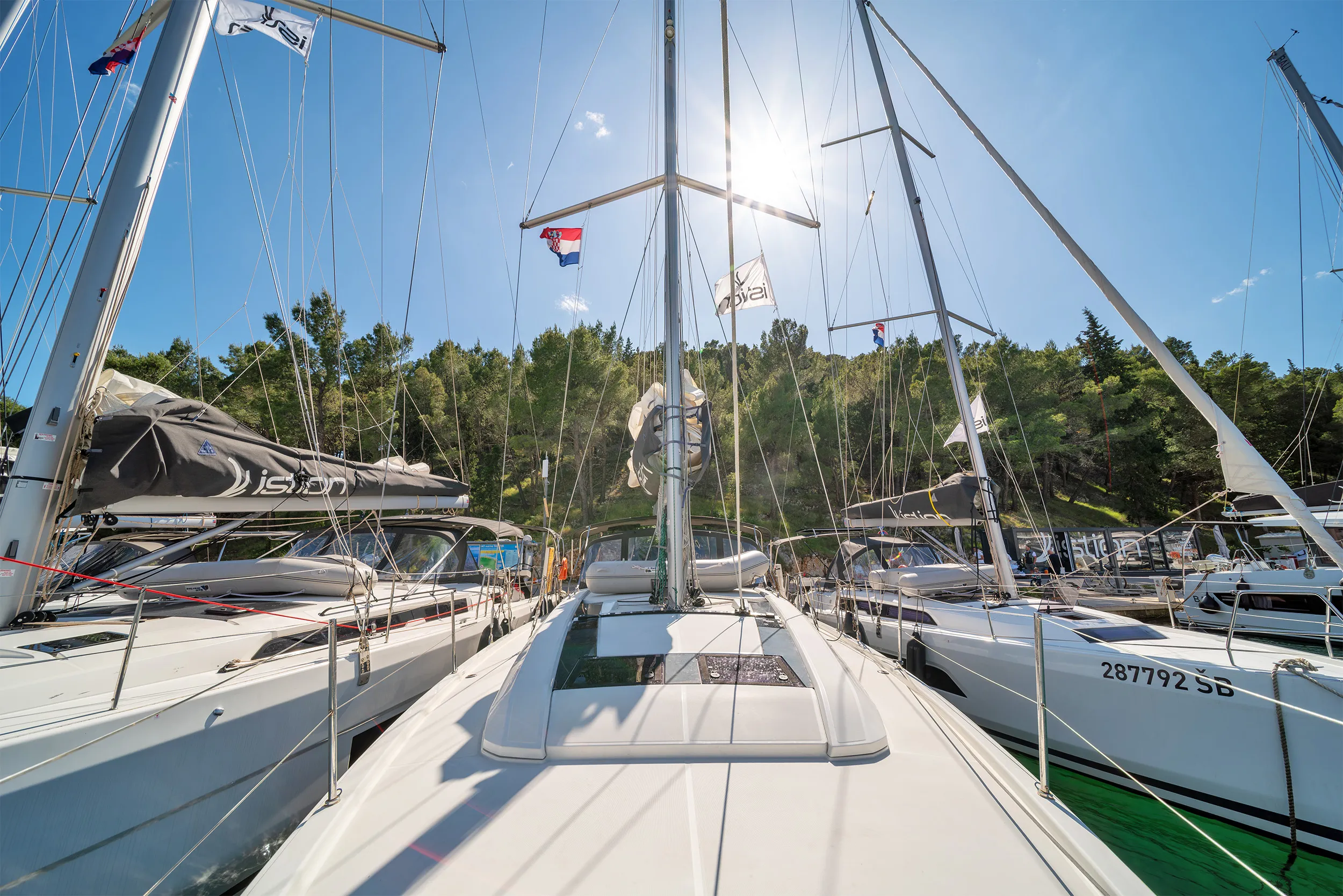 Oceanis 46.1 First Kiss — yacht photo 8