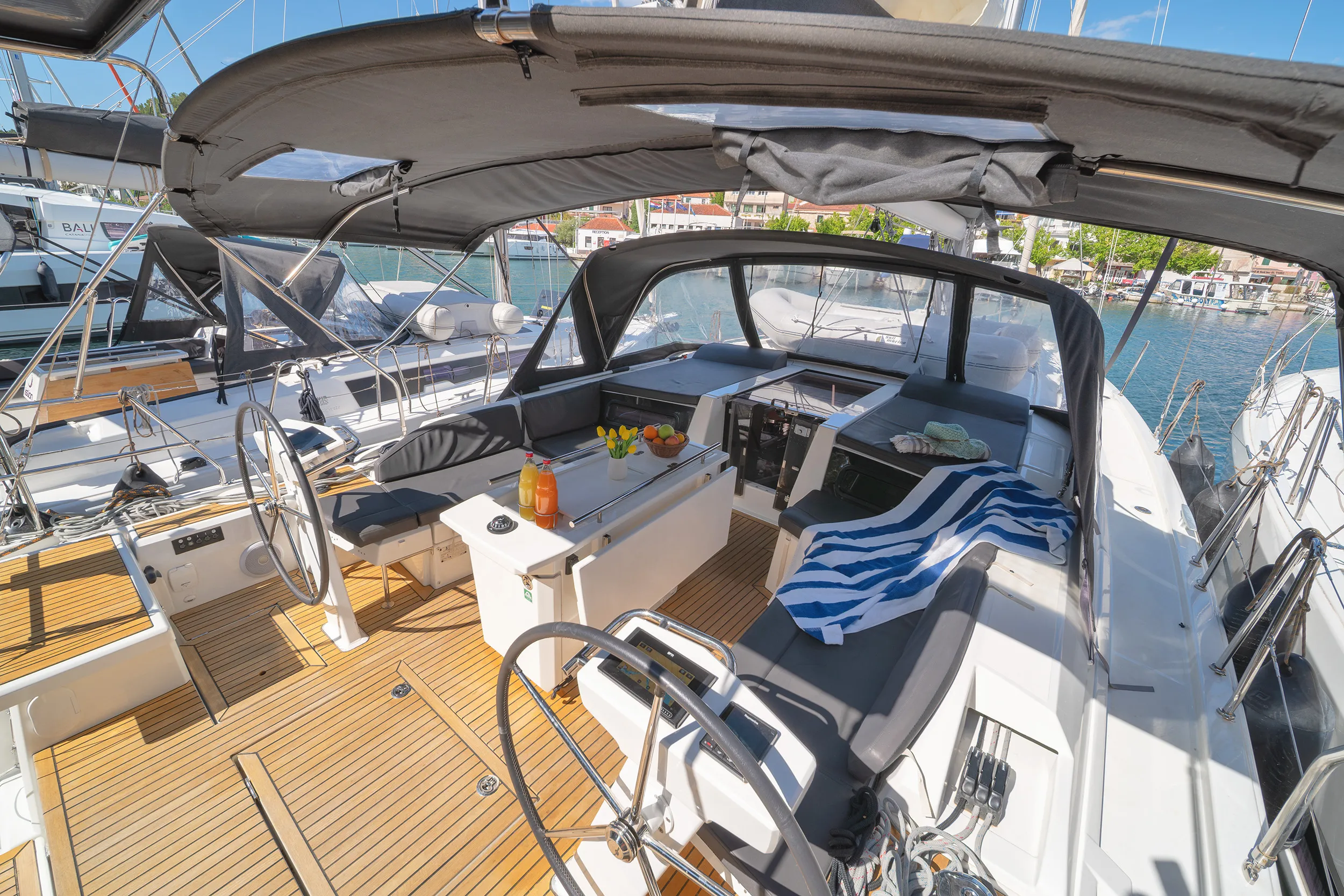 Oceanis 46.1 First Kiss — yacht photo 6