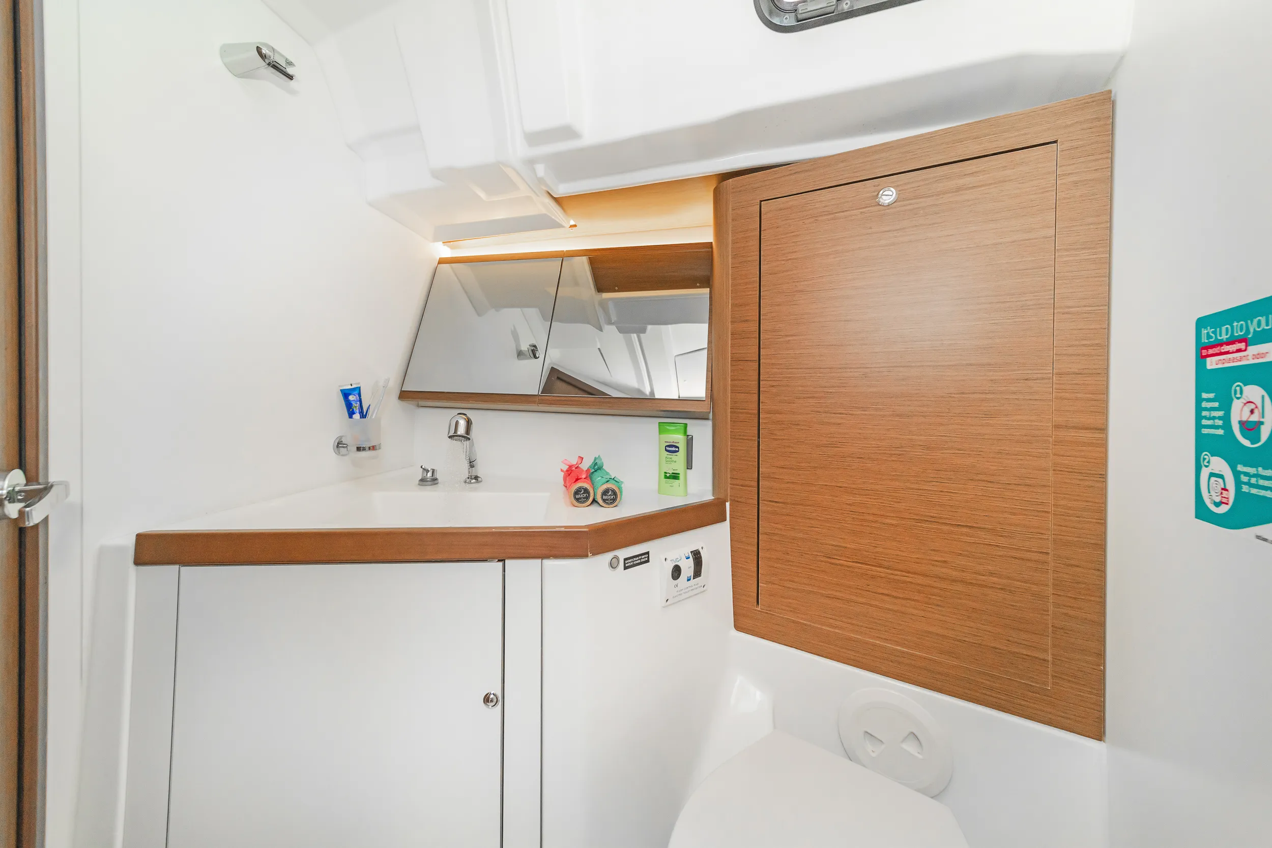 Oceanis 46.1 First Kiss — yacht photo 19