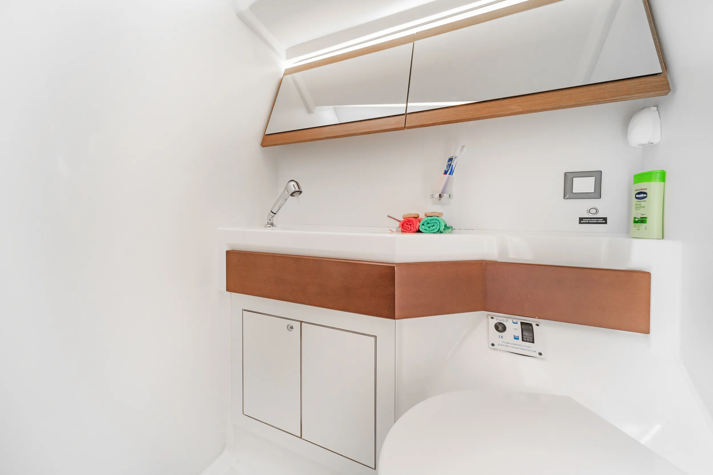 Oceanis 46.1 First Kiss — yacht photo 15