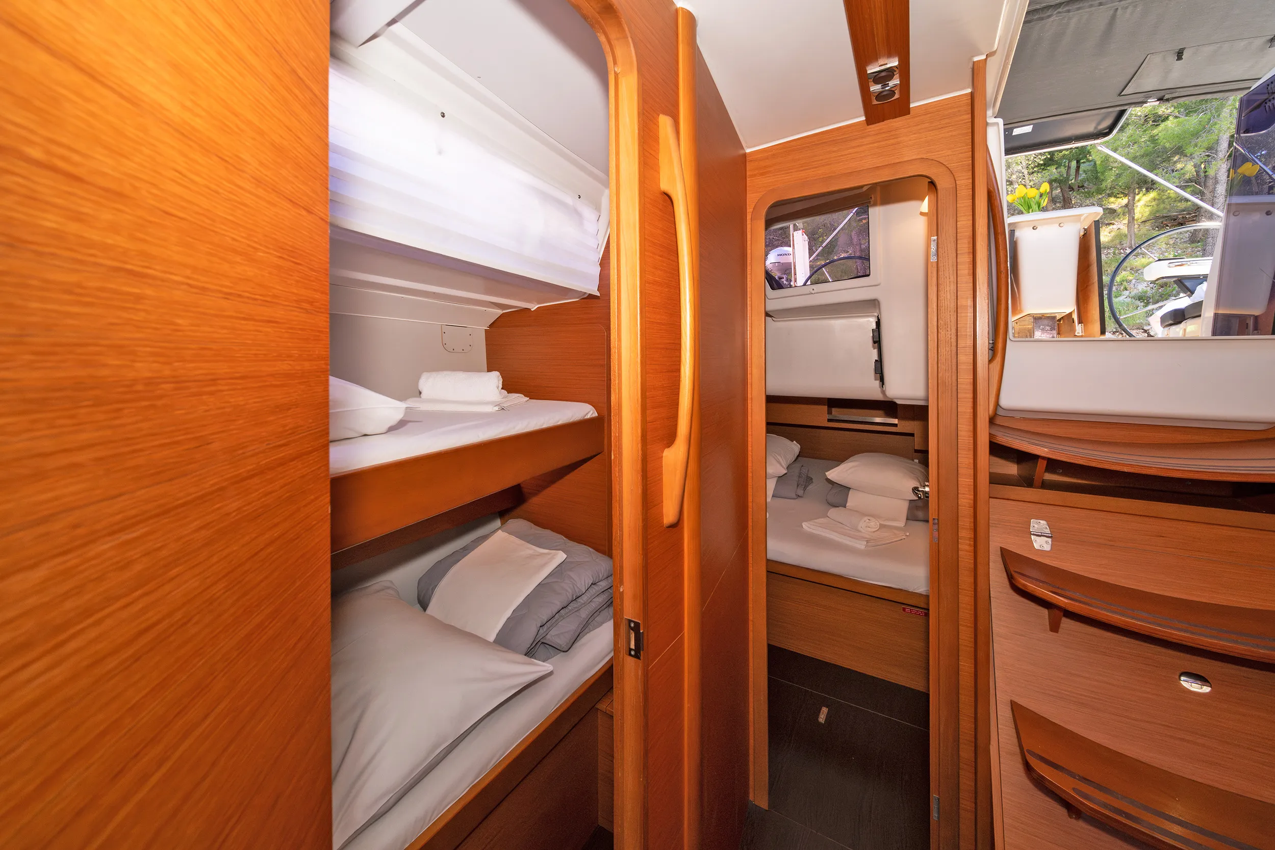 Dufour 430 First Love — yacht photo 8
