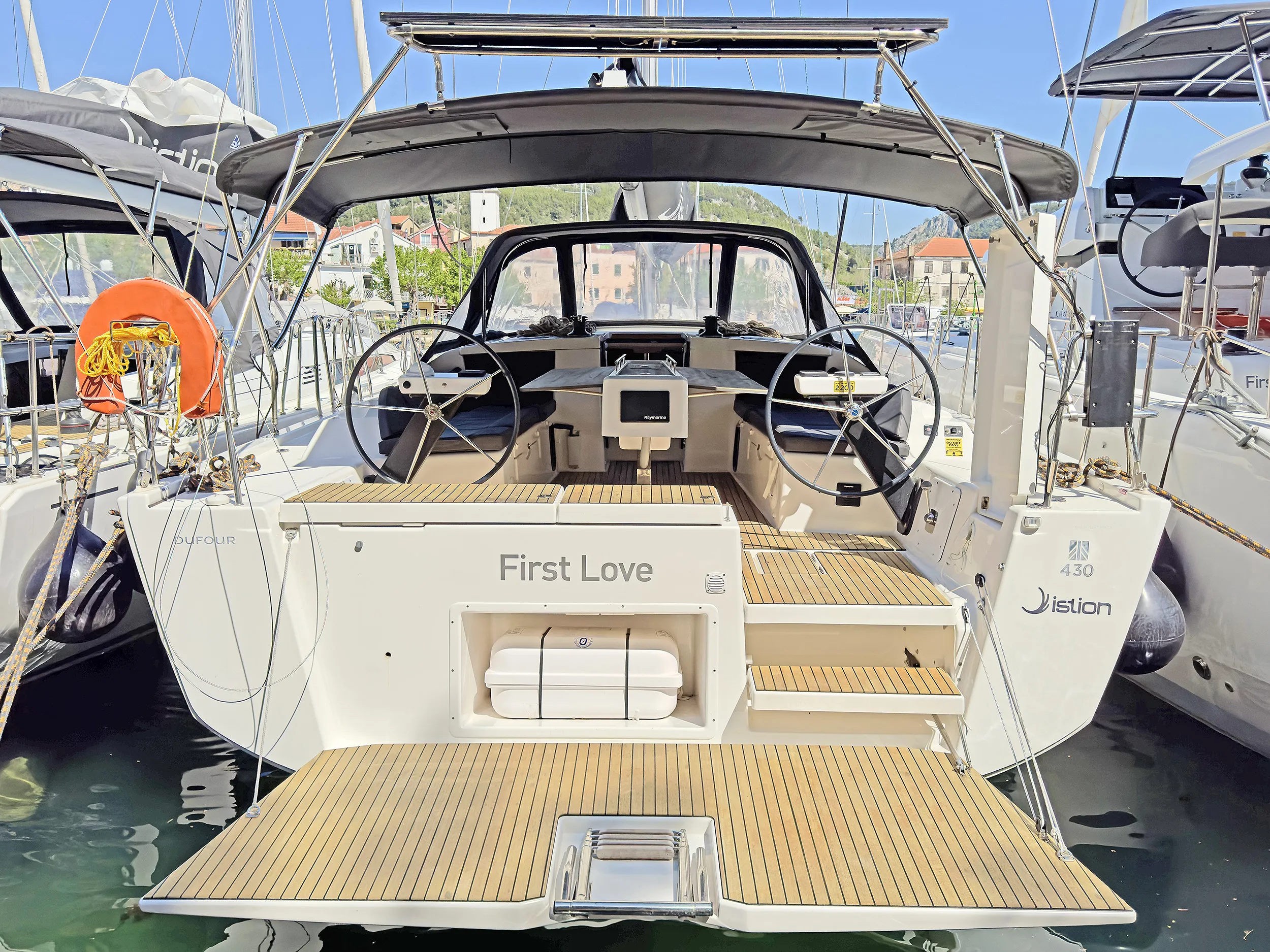 Dufour 430 First Love — yacht photo 7