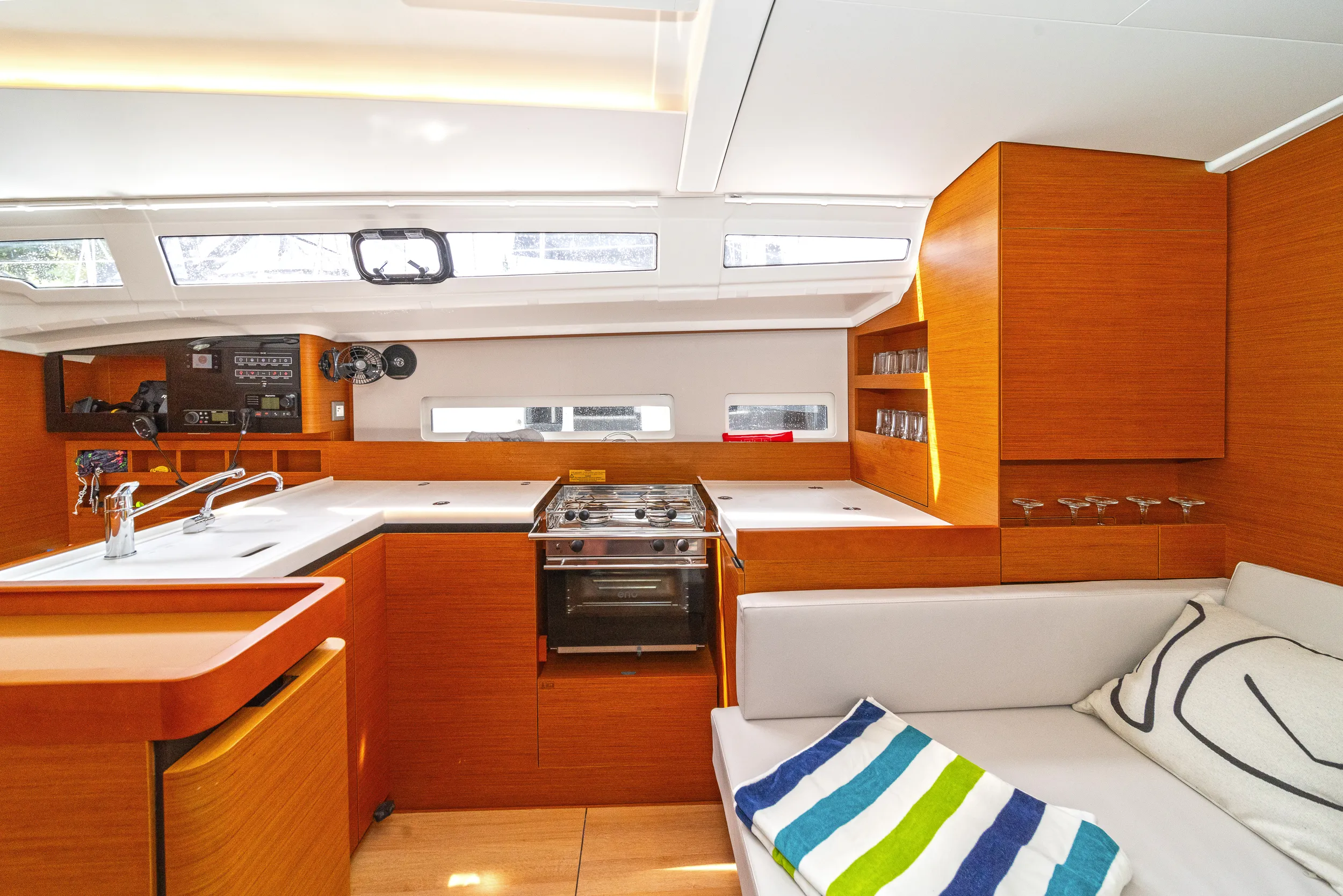 Sun Odyssey 410 First Date — yachtbilde 2