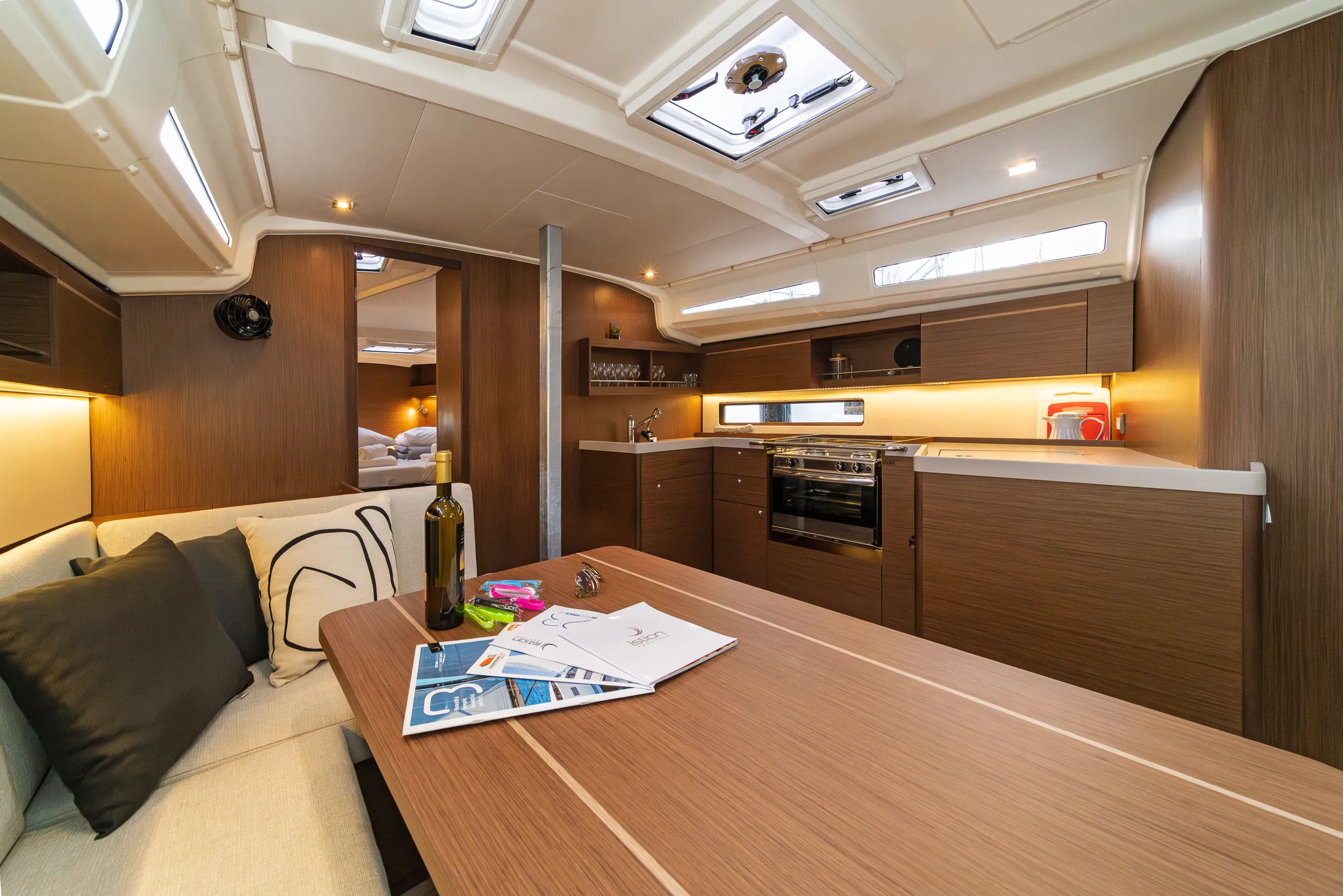 Oceanis 40.1 First Touch — yacht photo 6