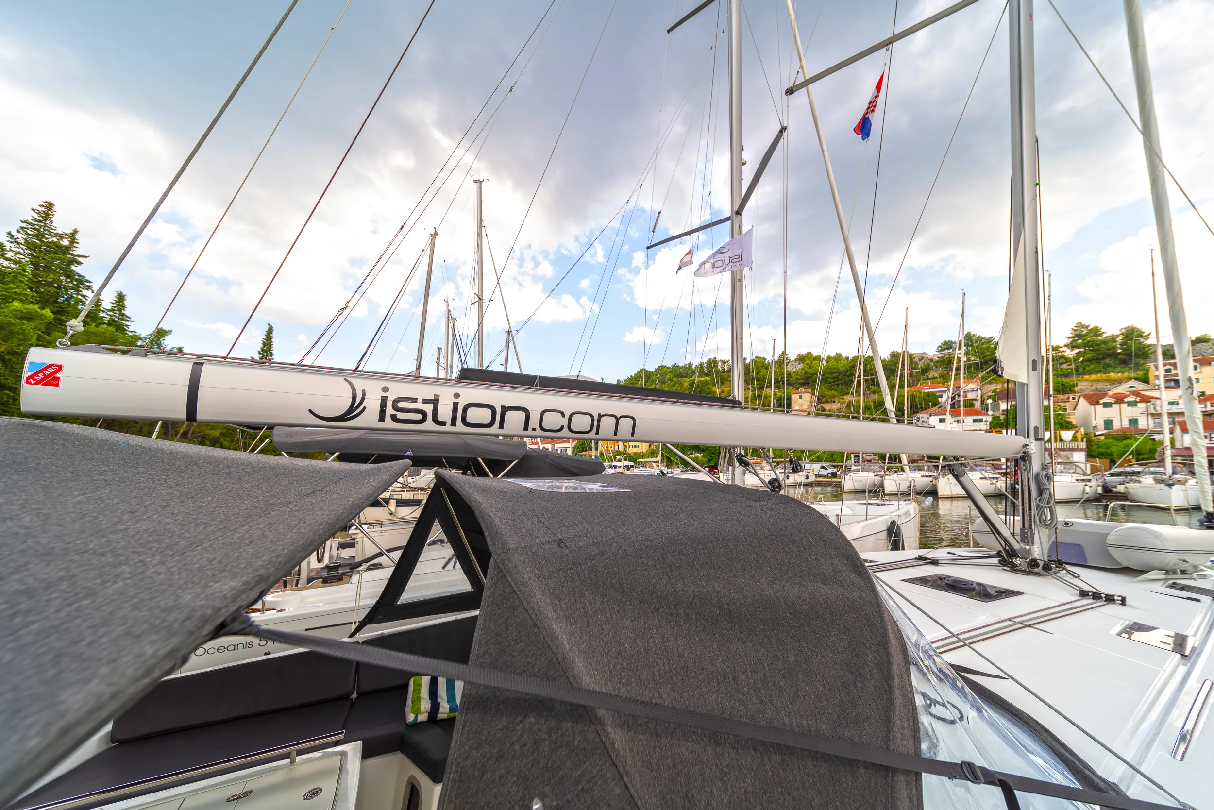Oceanis 40.1 First Touch — yacht photo 11