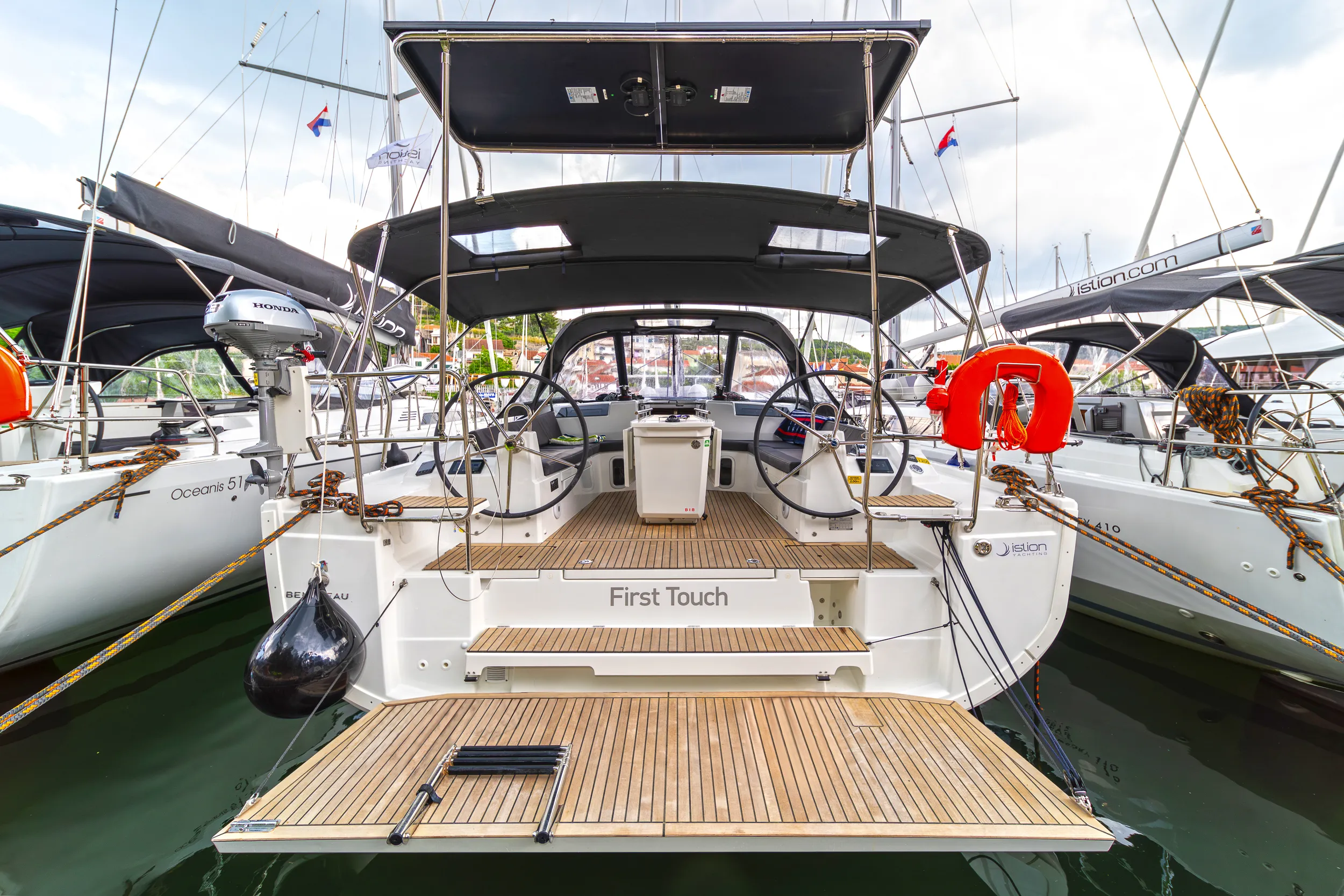 Oceanis 40.1 First Touch — yacht photo 9