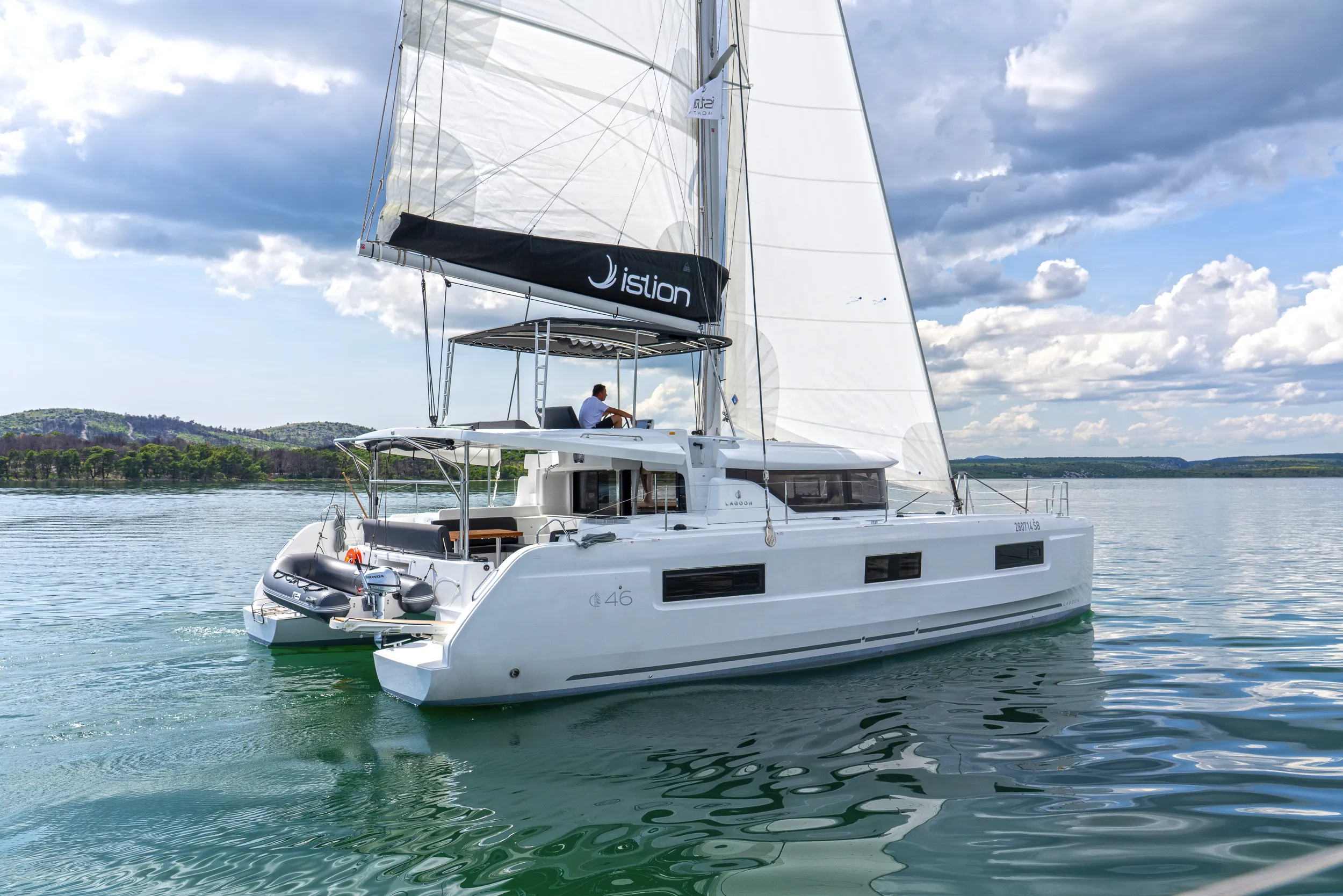 Lagoon 46 First Care — фотография яхты 3