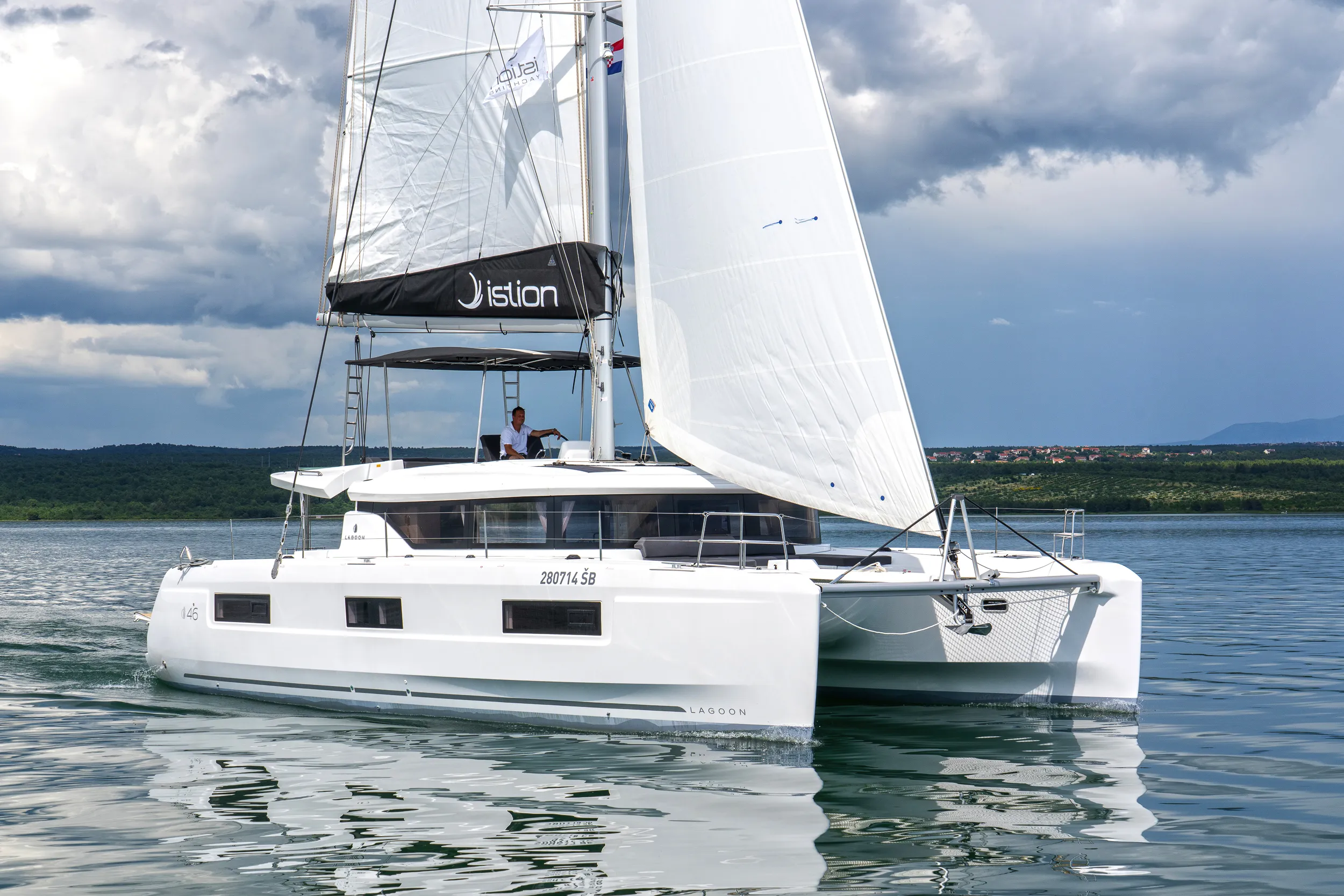 Lagoon 46 First Care — фотография яхты 6