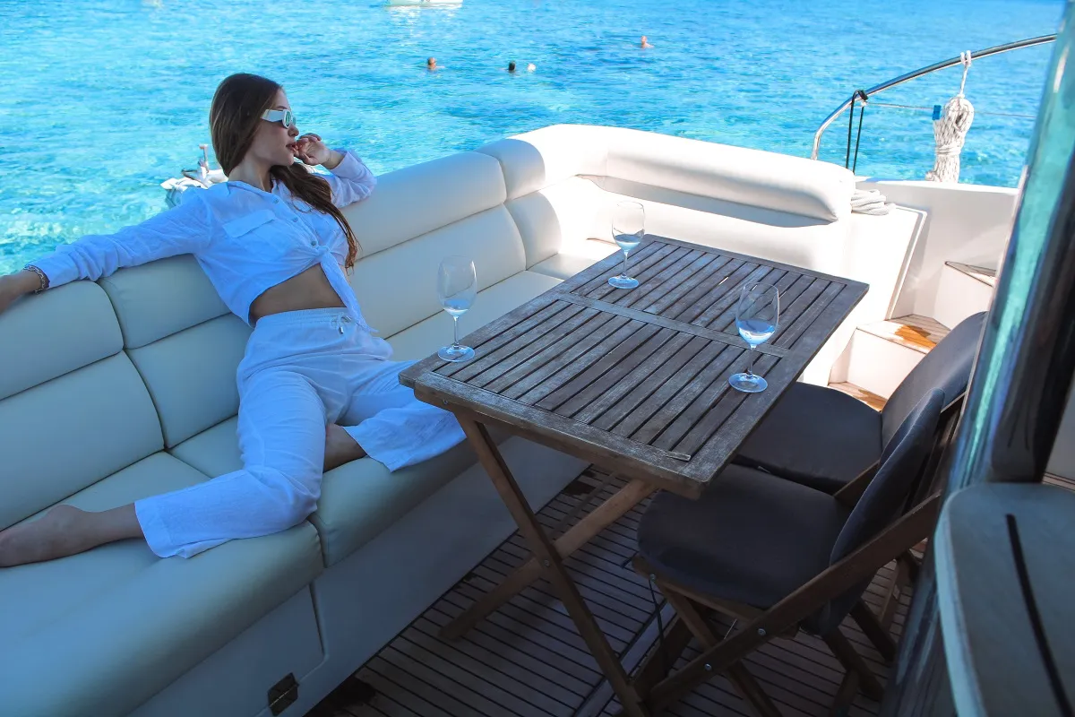 Monte Carlo 52 Nora — foto dello yacht n. 24