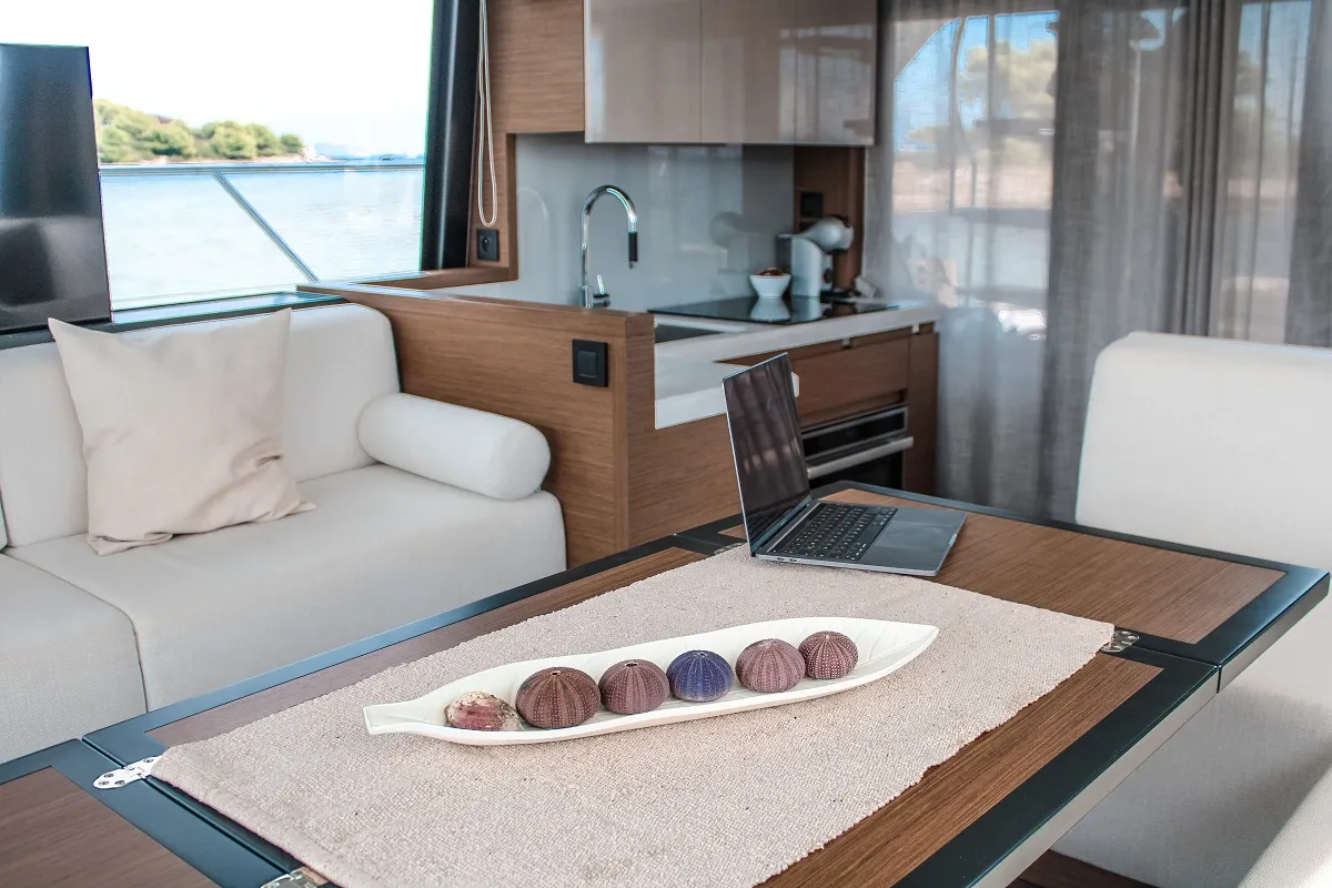Monte Carlo 52 Nora — foto dello yacht n. 15