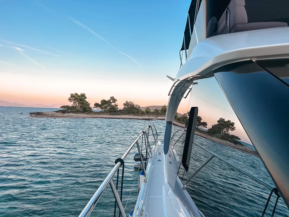 Monte Carlo 52 Nora — foto dello yacht n. 10