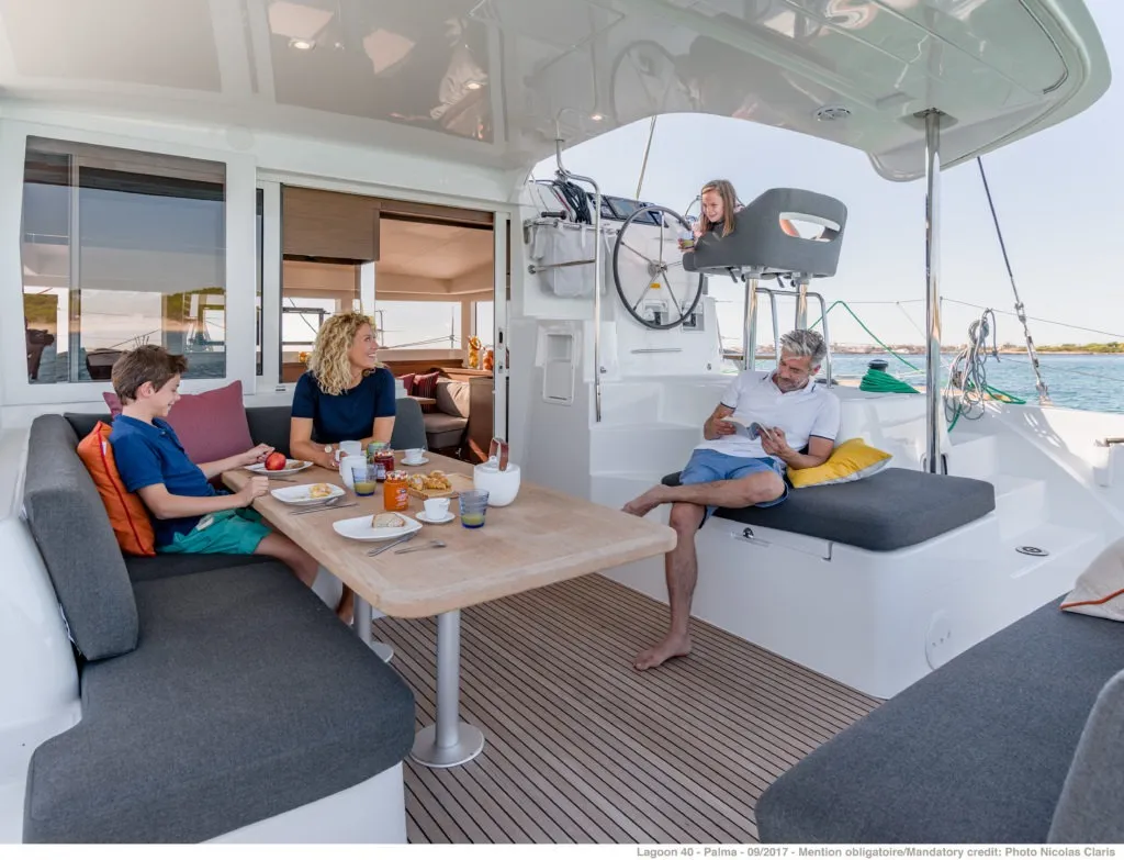 Lagoon 40 Nina (A/C, Gen 10KWA, watermaker, electric winch) — foto dello yacht n. 2