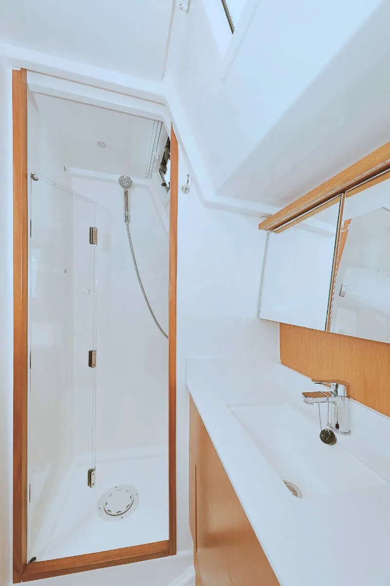 Bavaria C45 ARTEMIS — yacht photo 20