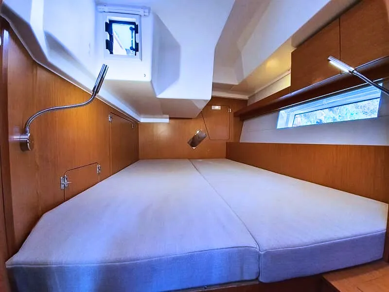 Bavaria C45 ARTEMIS — yacht photo 8