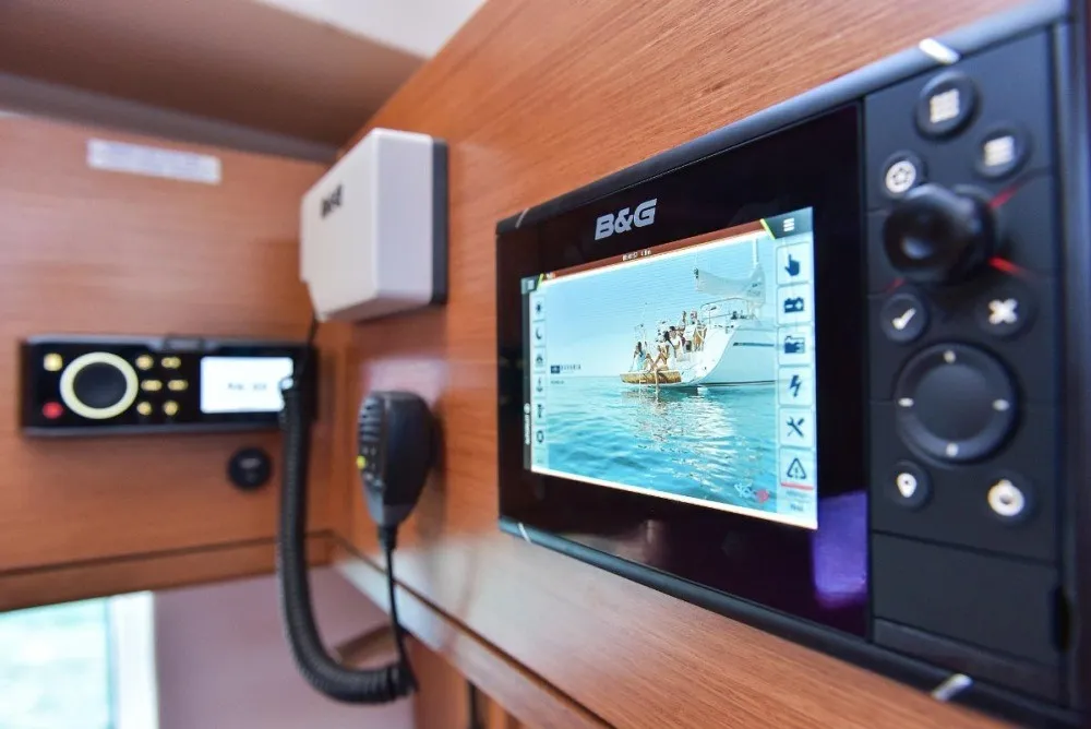 Bavaria C45 ARTEMIS — yacht photo 16