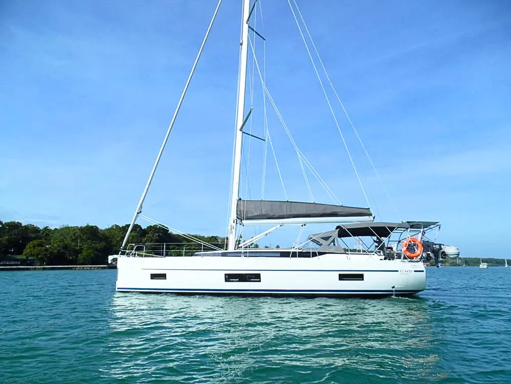 Bavaria C45 ARTEMIS — yacht photo 30