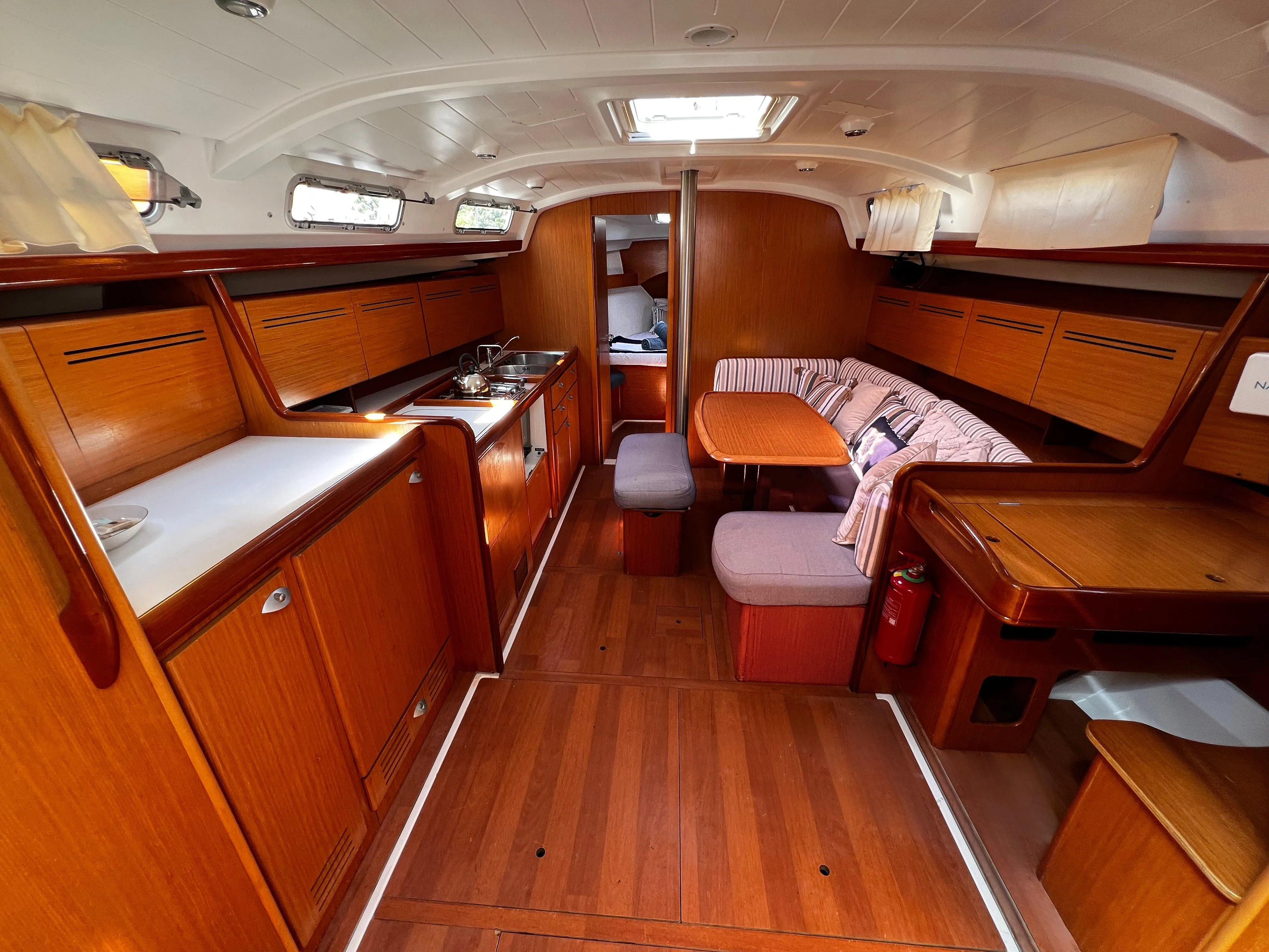 Oceanis 43 ROUALEYN — yacht photo 2