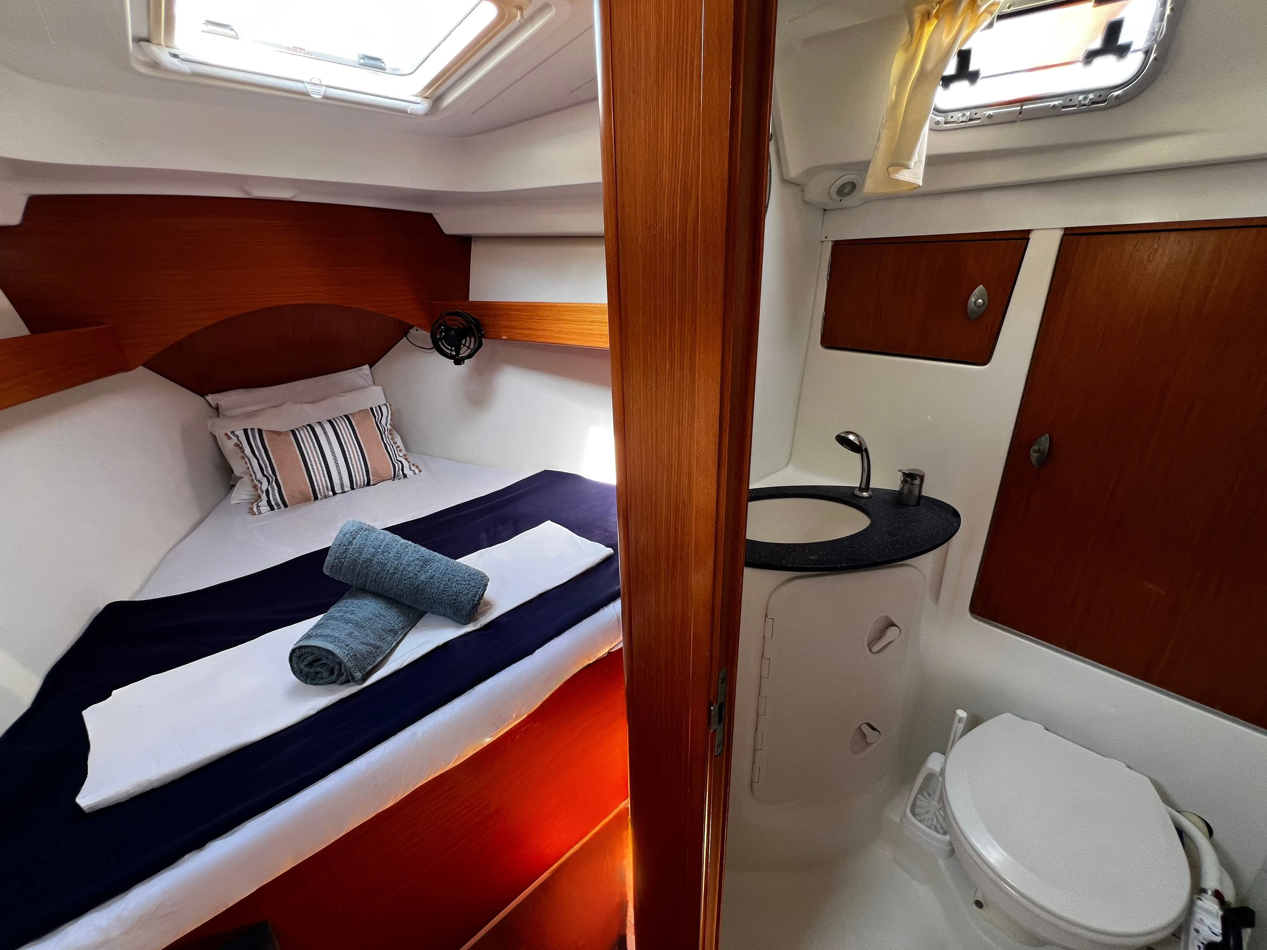 Oceanis 43 ROUALEYN — yacht photo 10
