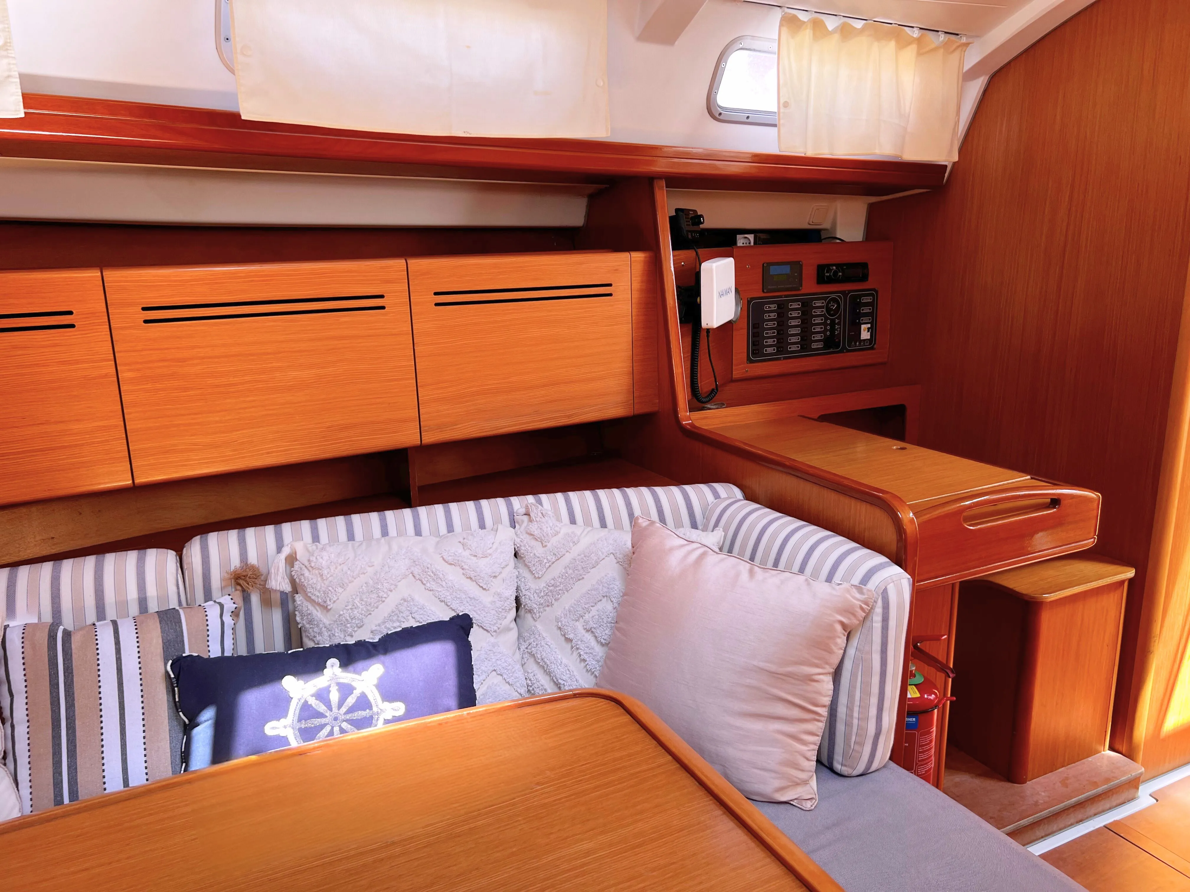 Oceanis 43 ROUALEYN — yacht photo 8