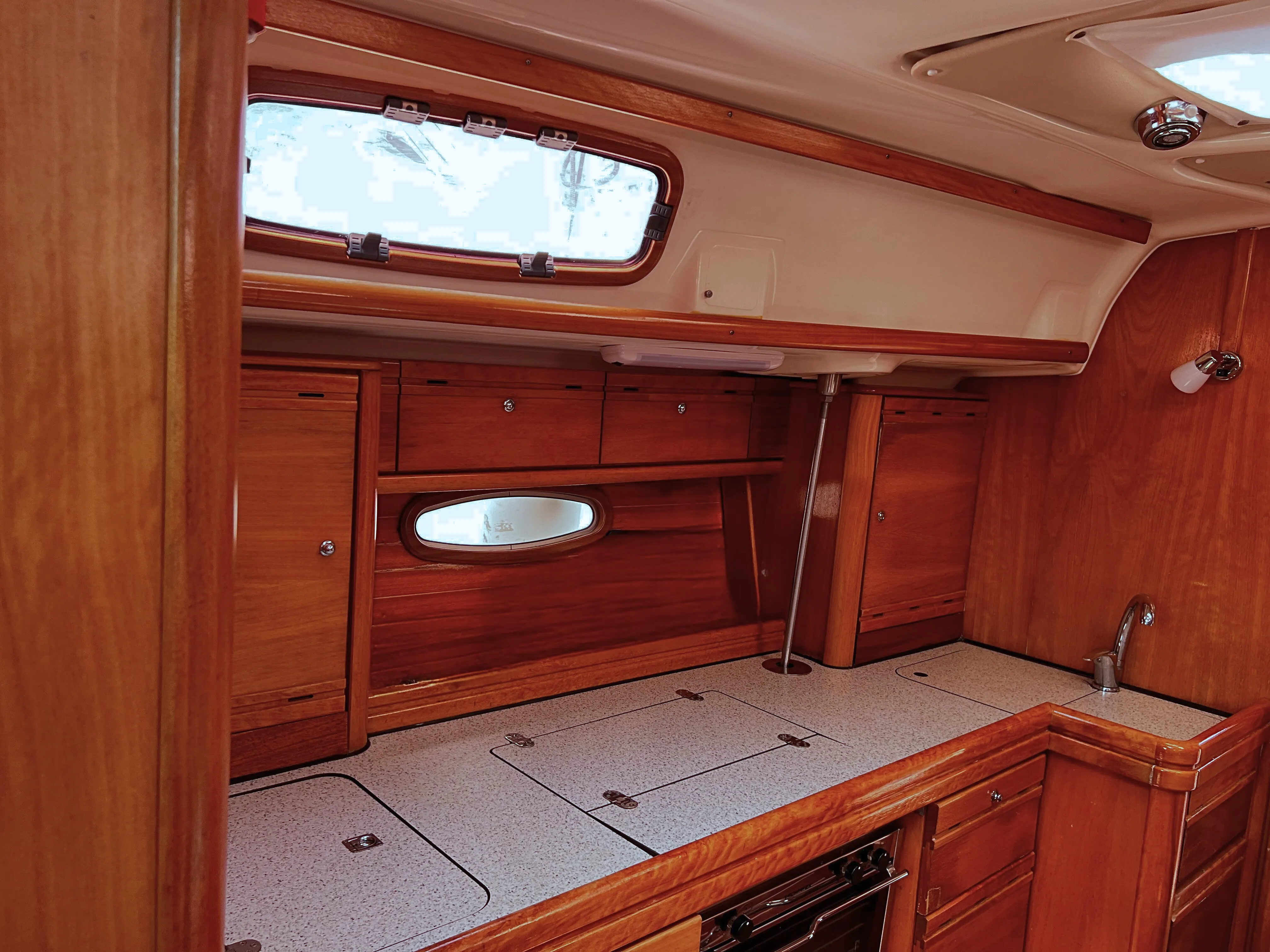Bavaria C38 IONA — yacht photo 10